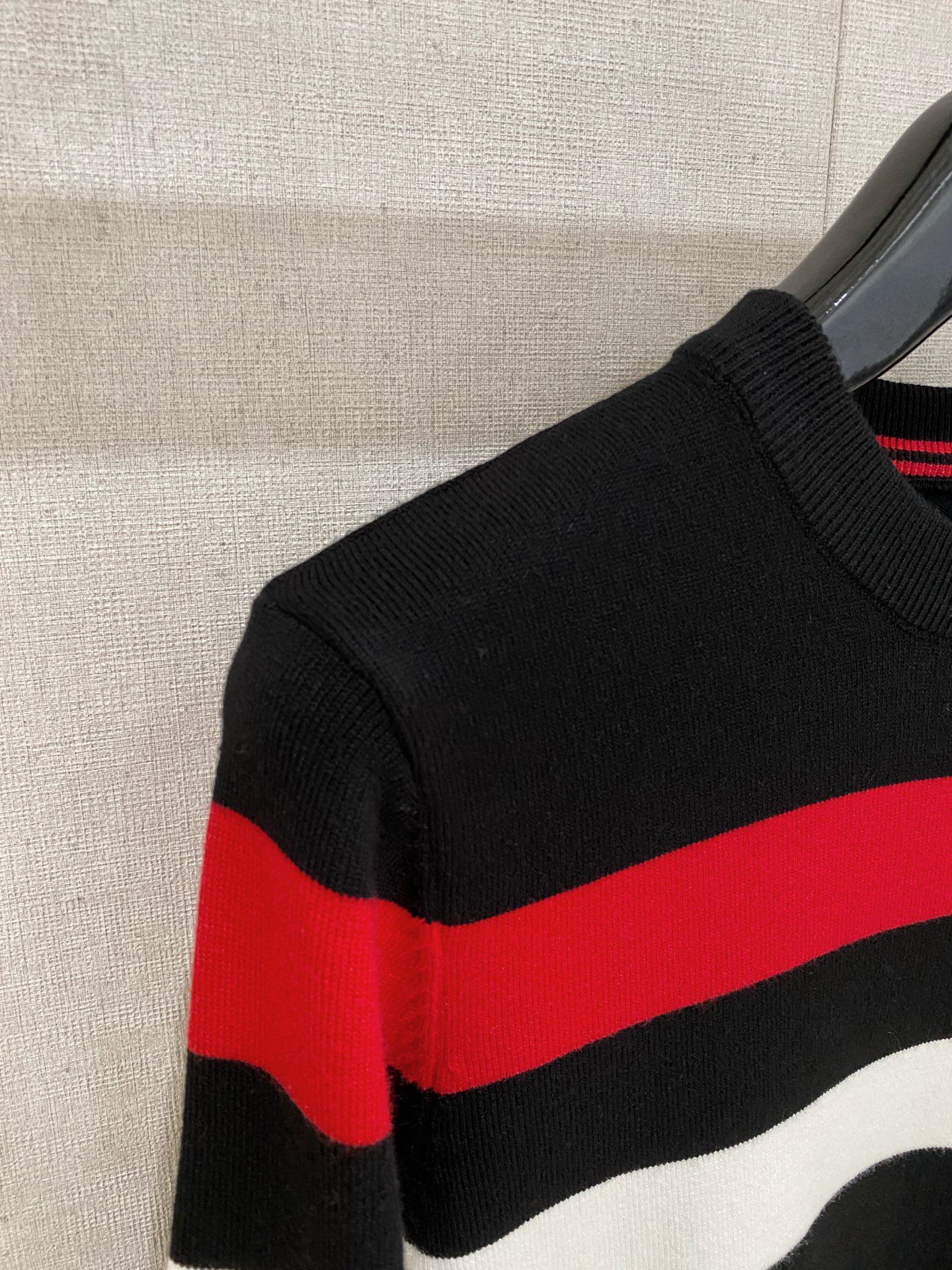 蒙口 毛衣 2025秋冬最新系列，专柜1:1顶级复刻，全品相！加厚款，潮人必备单品！懂货的老铁赶紧下手，