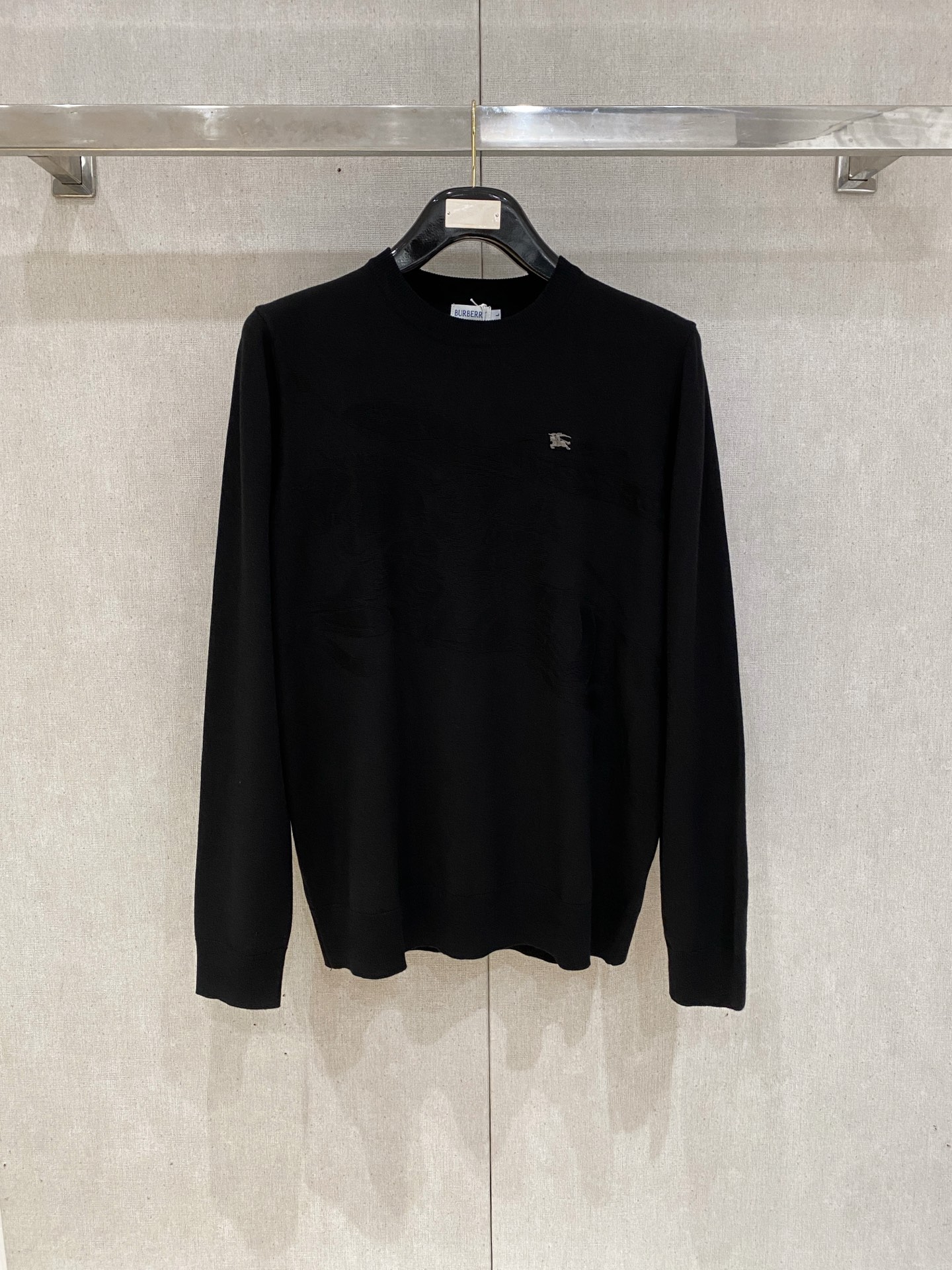 NO:597444,Burberry sweaters 2025 autumn and winter latest series, 1:1 top replica at the counter, all in good condition!  Thick style, a must-have item for fashionistas!  Those who know the goods should hurry up and start, the fabrics are cashmere 10 wool 60 spandex 30 sizes m-3xl multi-color, burberry, sweaters, alexander wang19860909巴宝莉 毛衣 2025秋冬最新系列,专柜1:1顶级复刻,全品相！加厚款,潮人必备单品！懂货的老铁赶紧下手,面料羊绒10羊毛60氨纶30 尺码 m-3xl 多颜色,,burberry,sweaters,alexander wang,Men's clothing