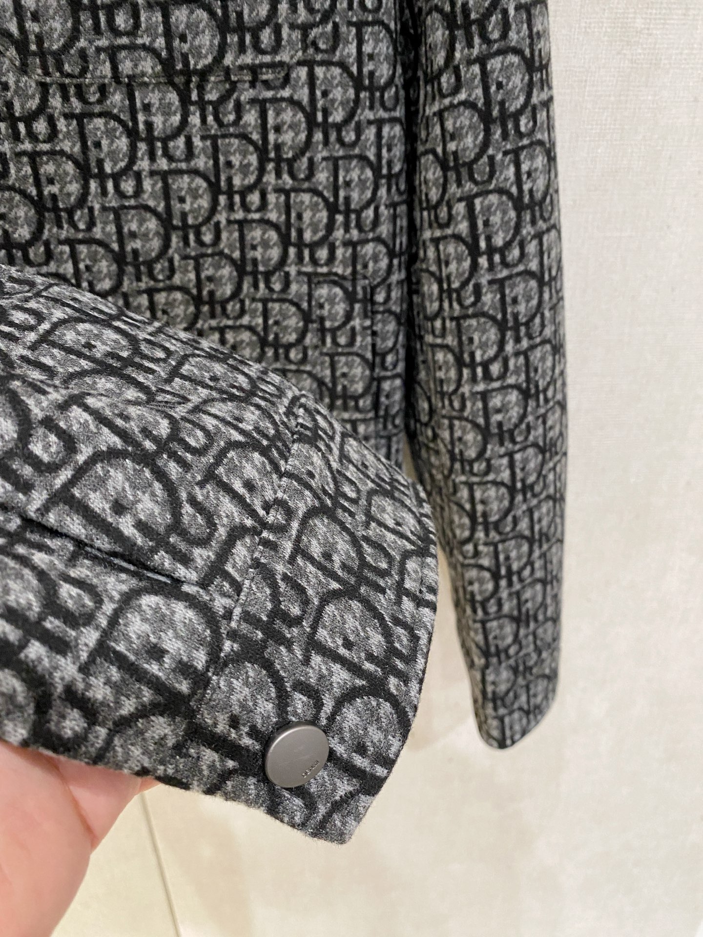 迪奥25ss秋冬新款🆕鹅绒羽绒服原版1:1订制五金配件全进口原版定制 欢迎专柜对比 绝对的高品质 采用顶