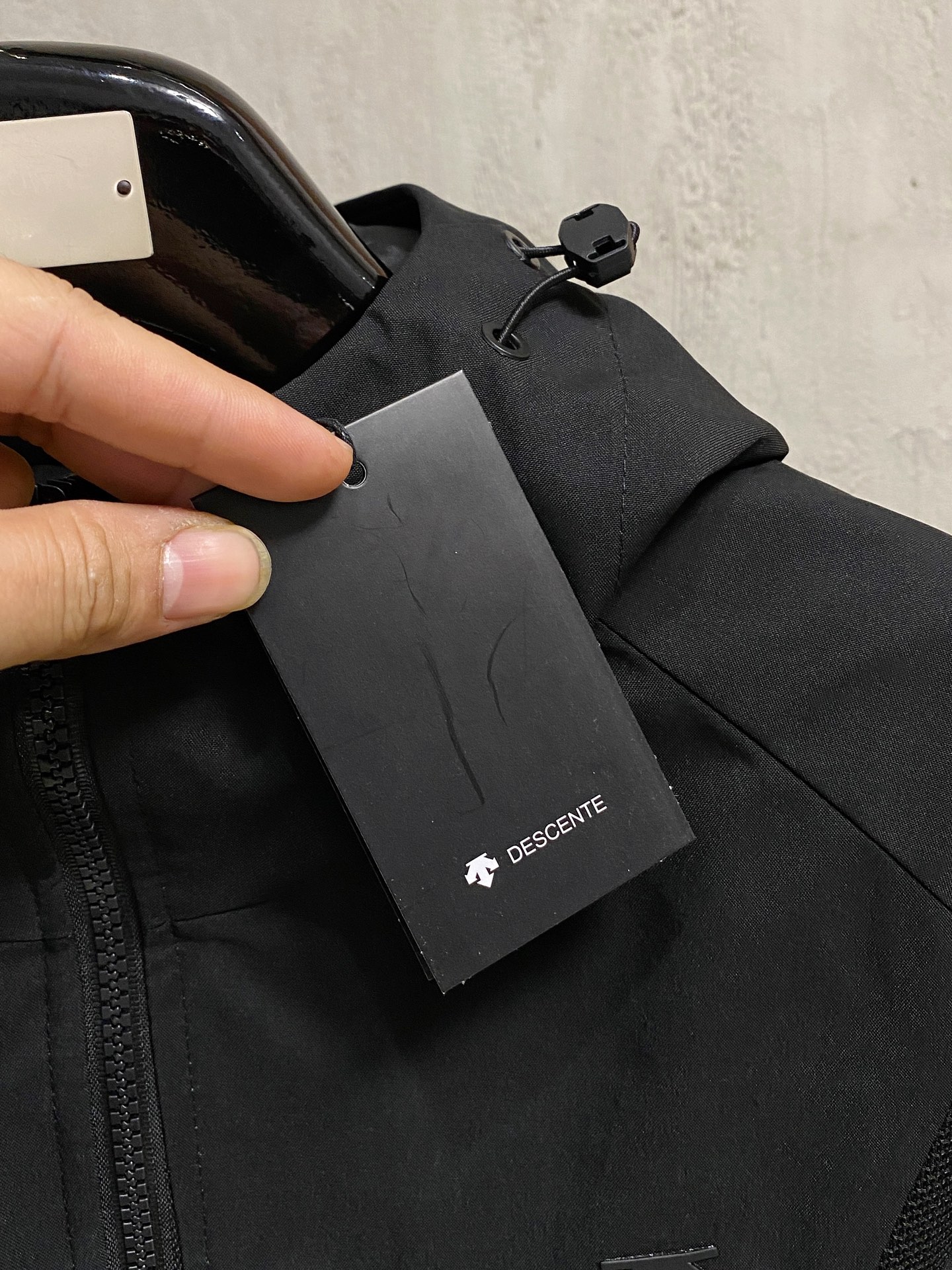 P普拉达25ss早秋【新品】风衣夹克外套爆款 秋冬专柜新款休闲时尚夹克外套！超前卫设计风格 细腻舒适 穿