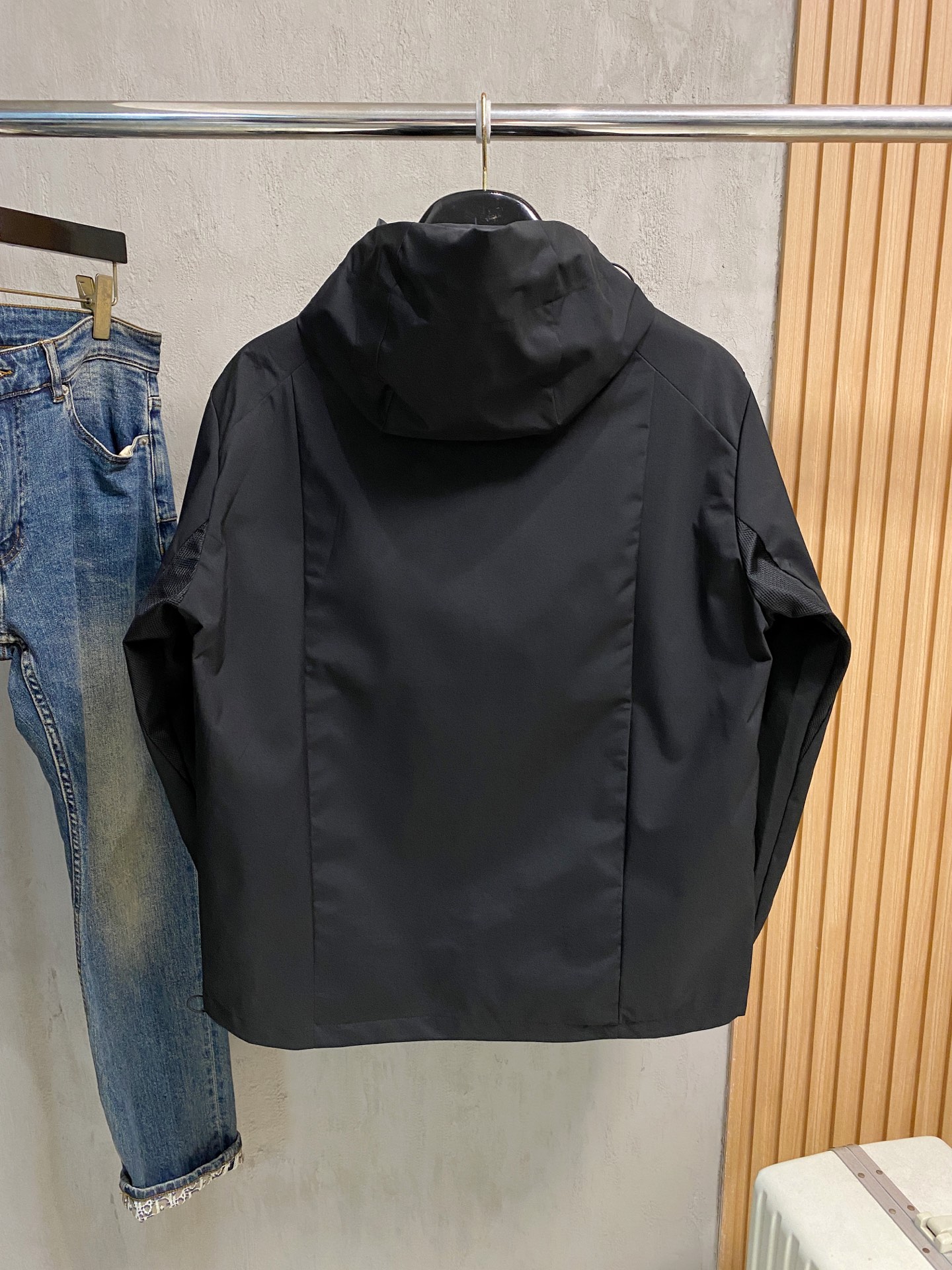 P普拉达25ss早秋【新品】风衣夹克外套爆款 秋冬专柜新款休闲时尚夹克外套！超前卫设计风格 细腻舒适 穿