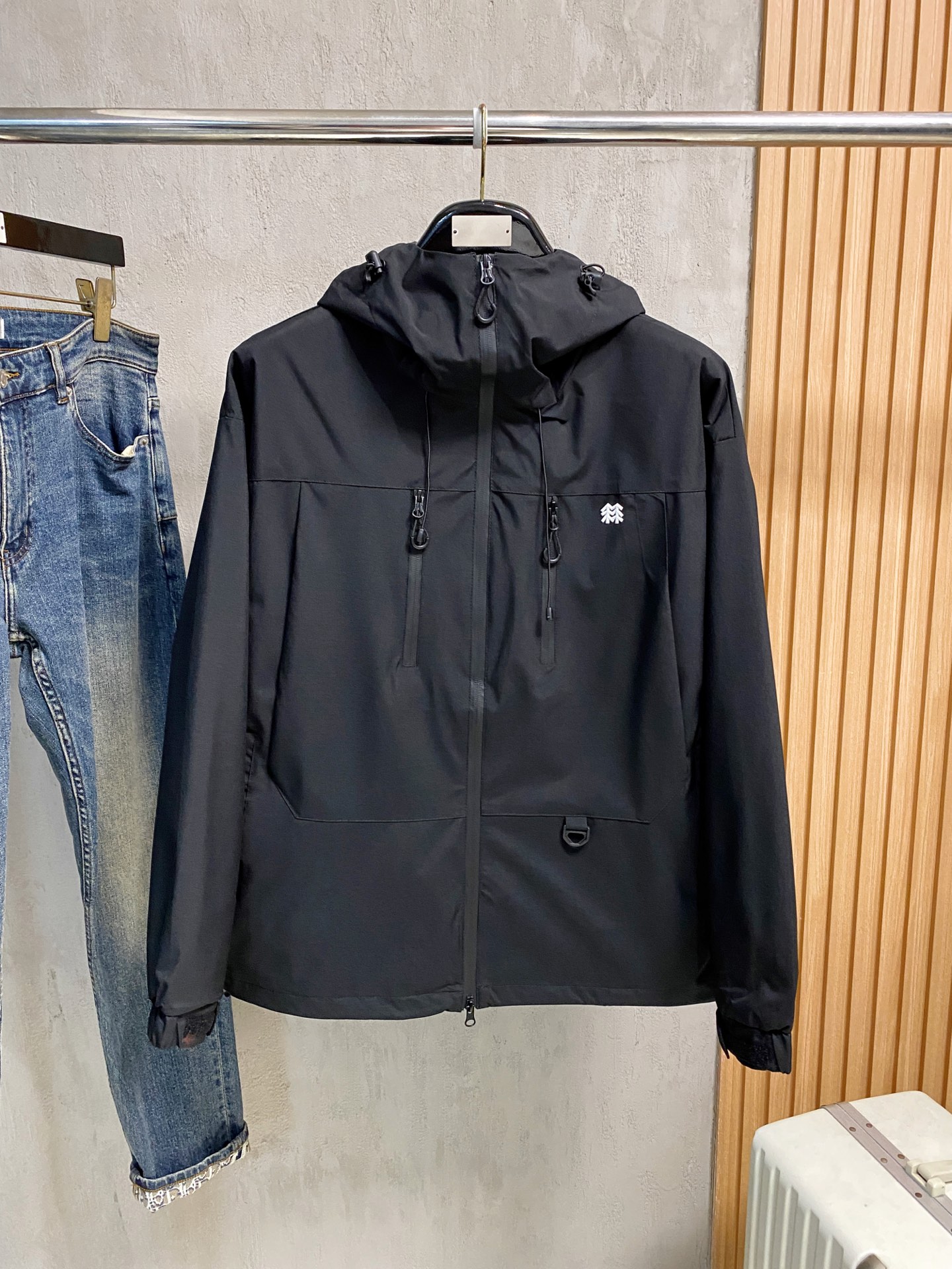 P可隆25ss早秋【新品】风衣夹克外套爆款 秋冬专柜新款休闲时尚夹克外套！超前卫设计风格 细腻舒适 穿着