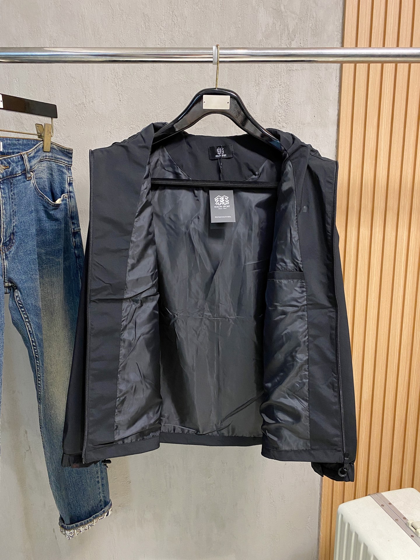 P可隆25ss早秋【新品】风衣夹克外套爆款 秋冬专柜新款休闲时尚夹克外套！超前卫设计风格 细腻舒适 穿着