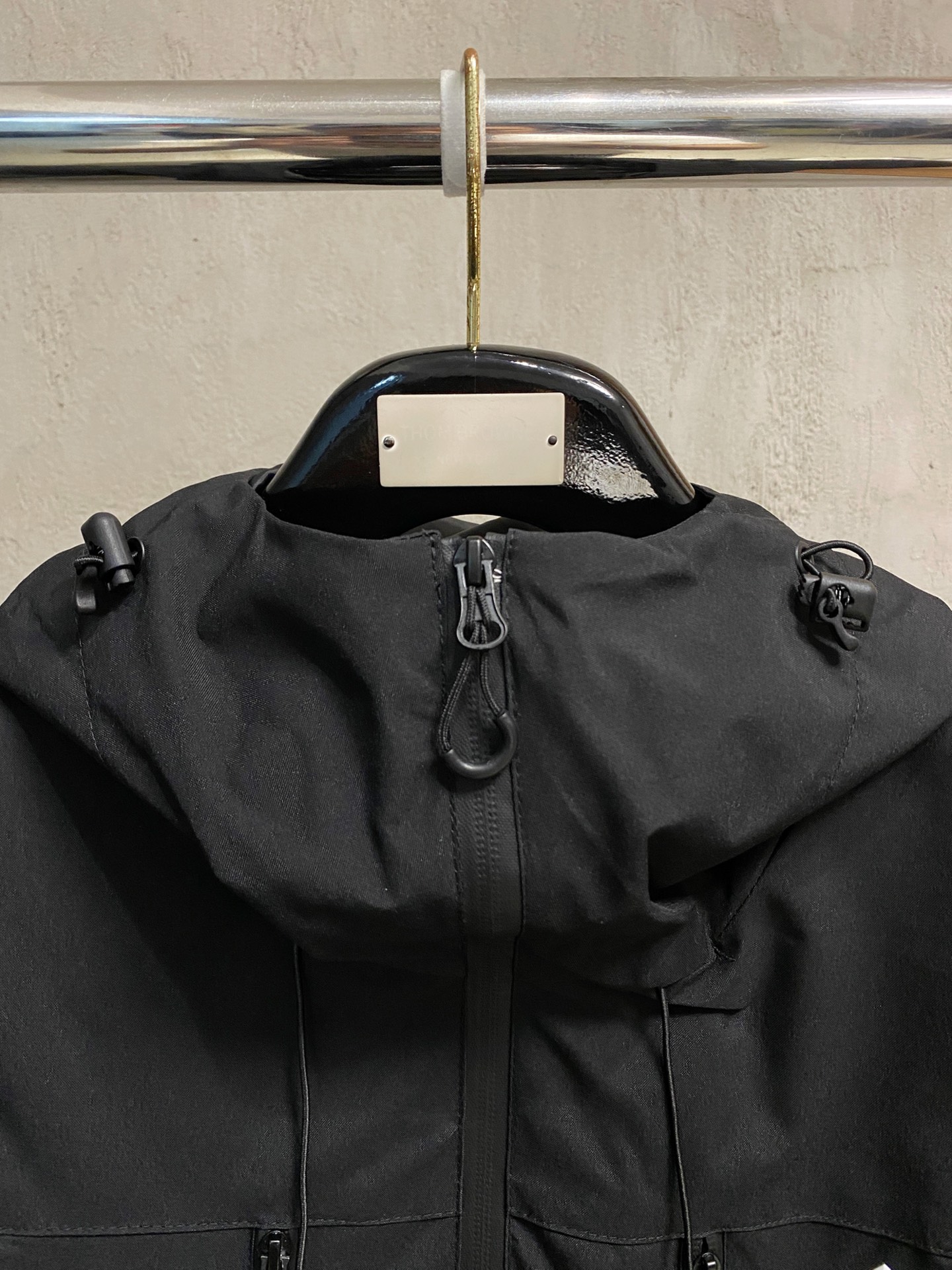 P可隆25ss早秋【新品】风衣夹克外套爆款 秋冬专柜新款休闲时尚夹克外套！超前卫设计风格 细腻舒适 穿着