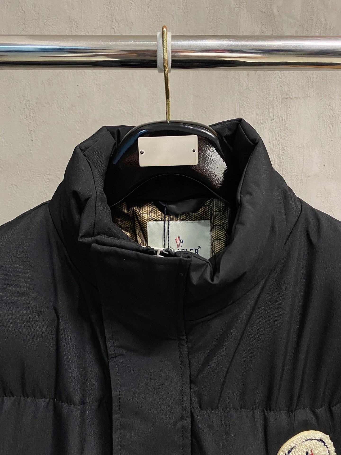 P蒙口棉服25ss早秋【新品】秋冬专柜新款休闲棉服外套！超前卫设计风格 细腻舒适 穿着非常轻便不易起皱。