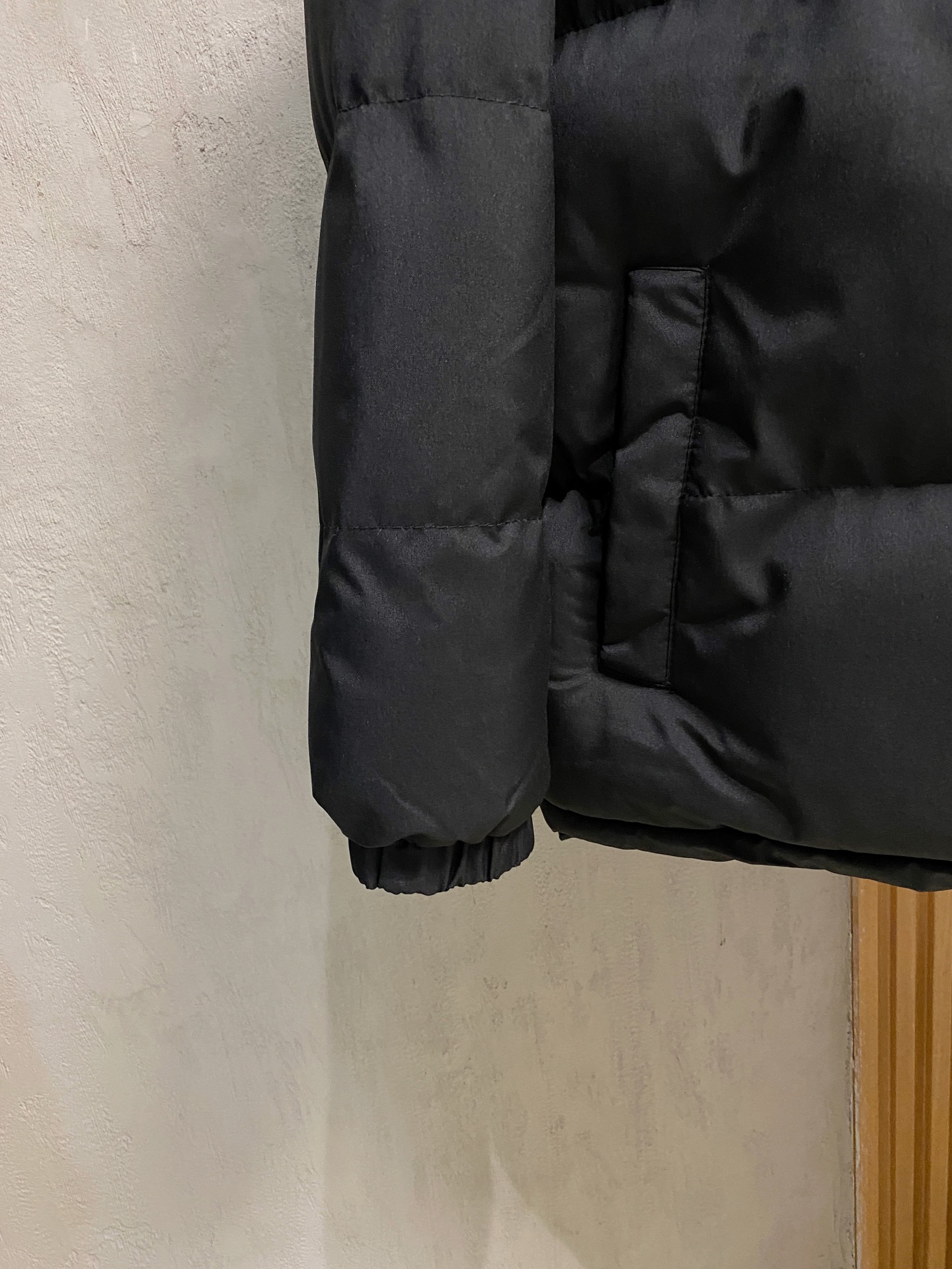 P蒙口棉服25ss早秋【新品】秋冬专柜新款休闲棉服外套！超前卫设计风格 细腻舒适 穿着非常轻便不易起皱。