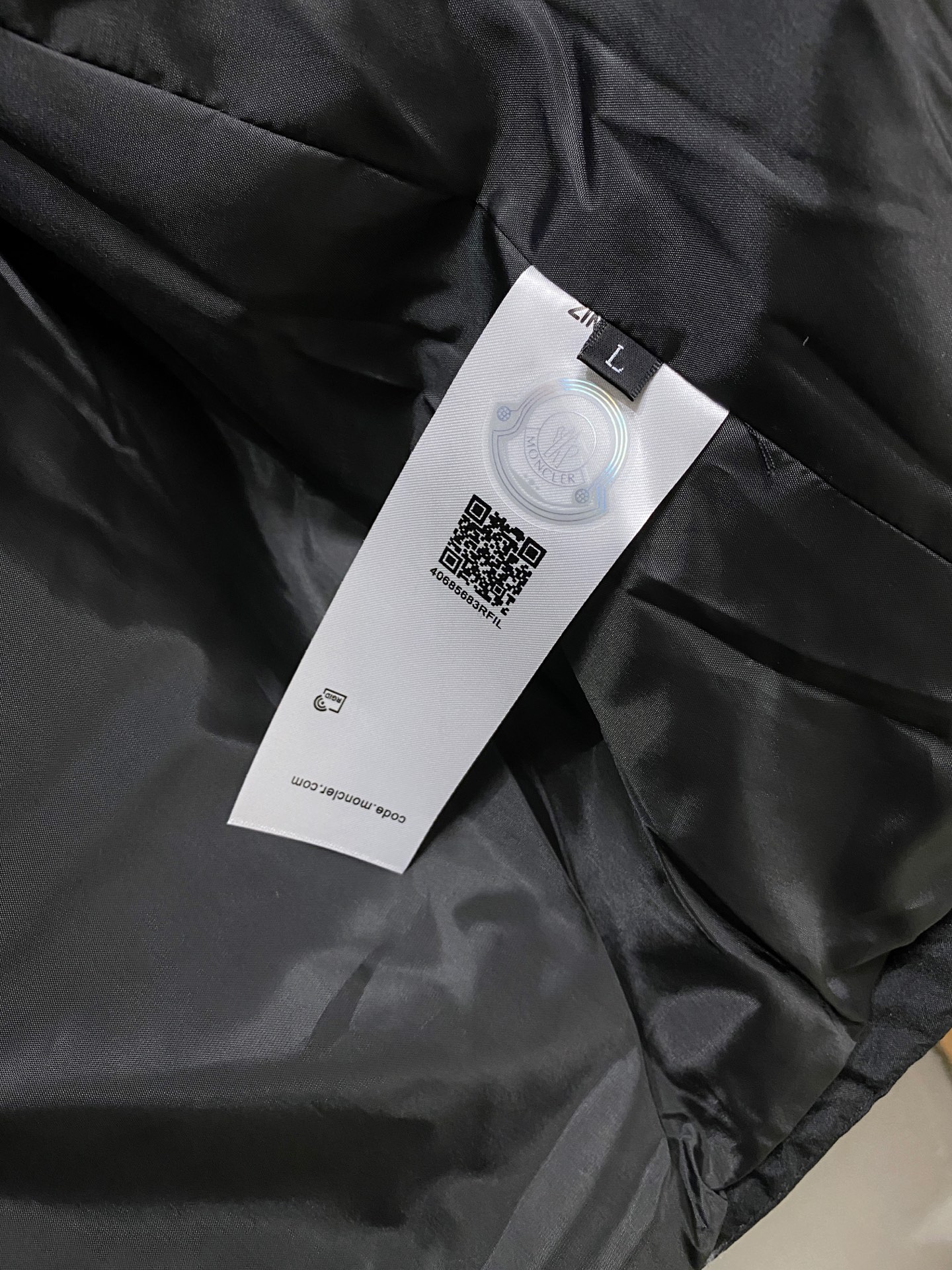 P蒙口棉服25ss早秋【新品】秋冬专柜新款休闲棉服外套！超前卫设计风格 细腻舒适 穿着非常轻便不易起皱。