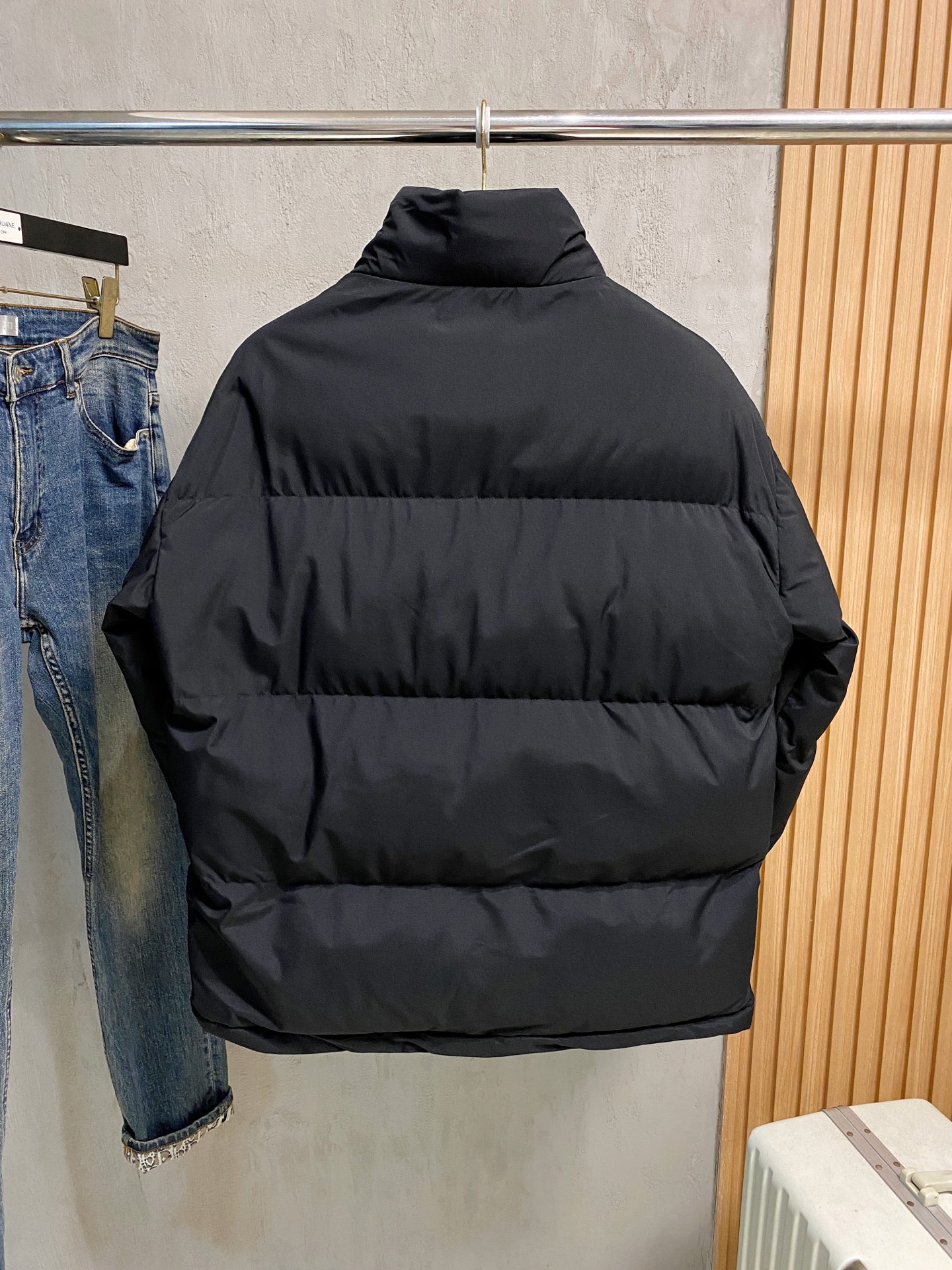 P蒙口棉服25ss早秋【新品】秋冬专柜新款休闲棉服外套！超前卫设计风格 细腻舒适 穿着非常轻便不易起皱。