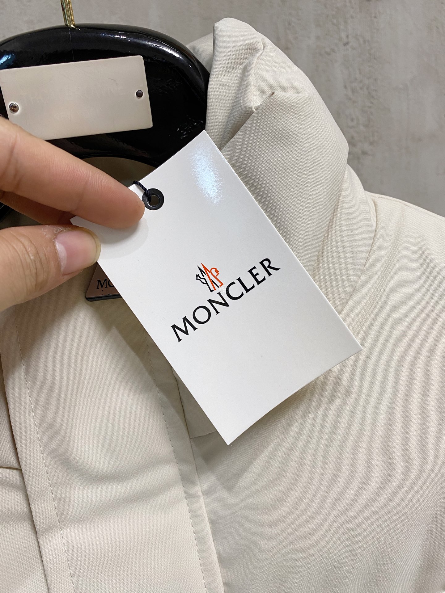 P蒙口棉服25ss早秋【新品】秋冬专柜新款休闲棉服外套！超前卫设计风格 细腻舒适 穿着非常轻便不易起皱。