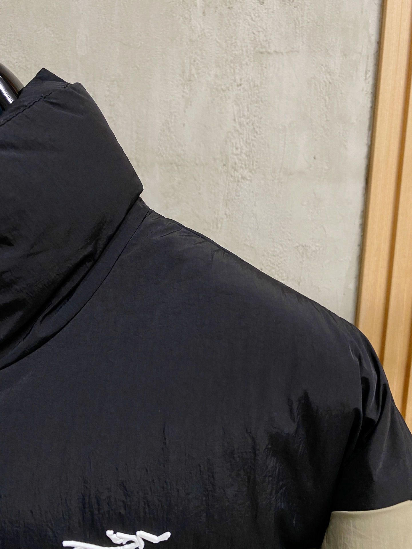 P始祖鸟棉服25ss早秋【新品】秋冬专柜新款休闲棉服外套！超前卫设计风格 细腻舒适 穿着非常轻便不易起皱