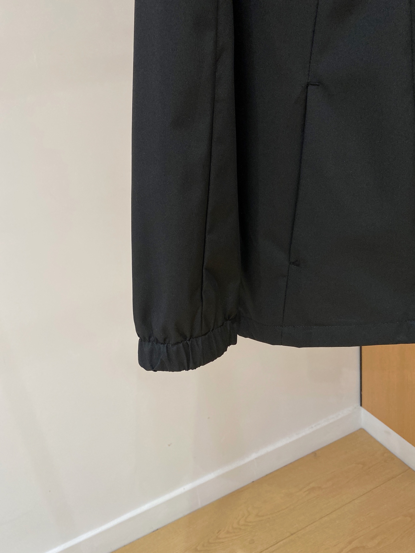 🌾普拉达25ss早秋【新品】风衣夹克外套爆款 秋冬专柜新款休闲时尚夹克外套！超前卫设计风格 细腻舒适 穿