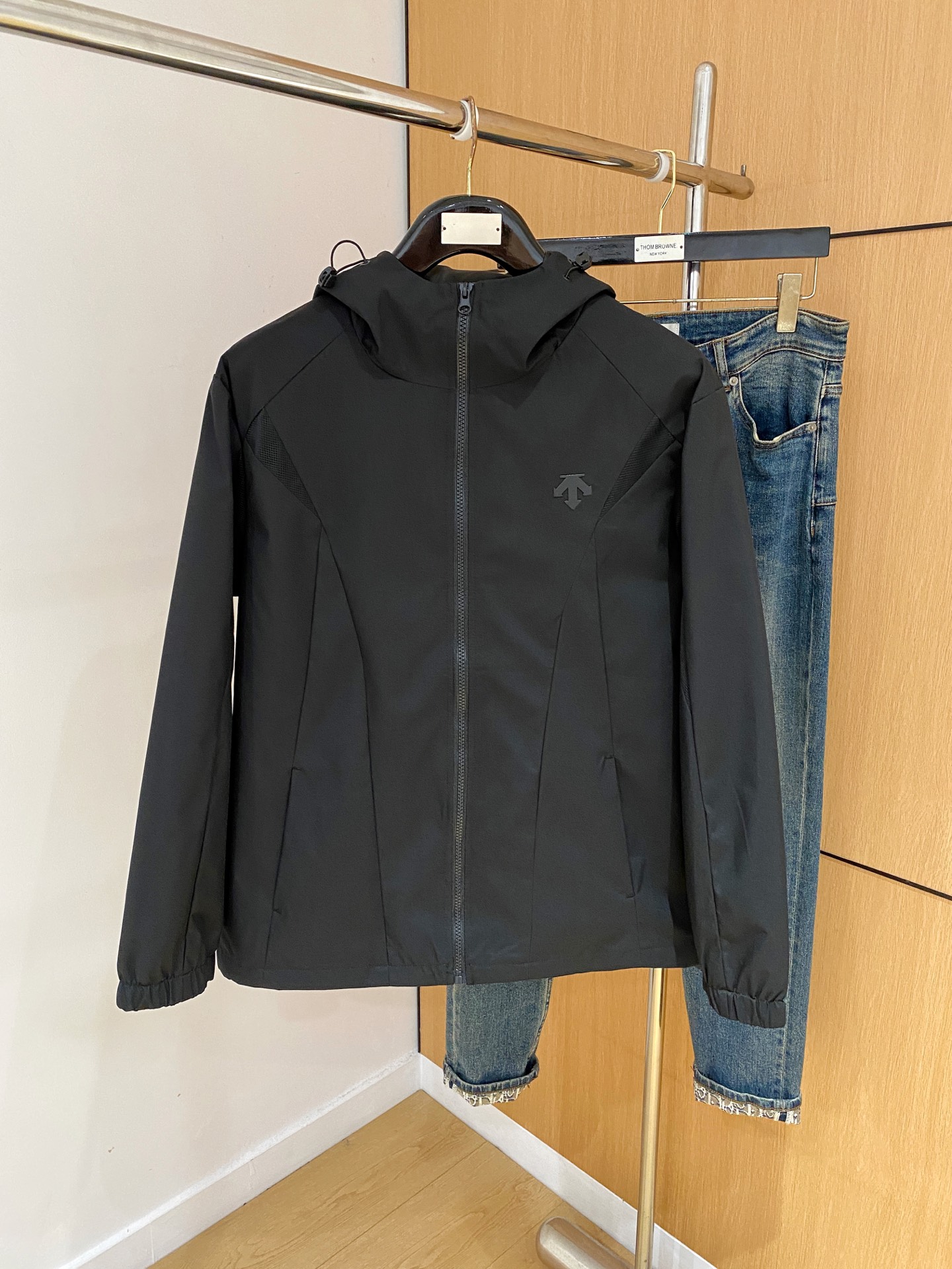 🌾普拉达25ss早秋【新品】风衣夹克外套爆款 秋冬专柜新款休闲时尚夹克外套！超前卫设计风格 细腻舒适 穿