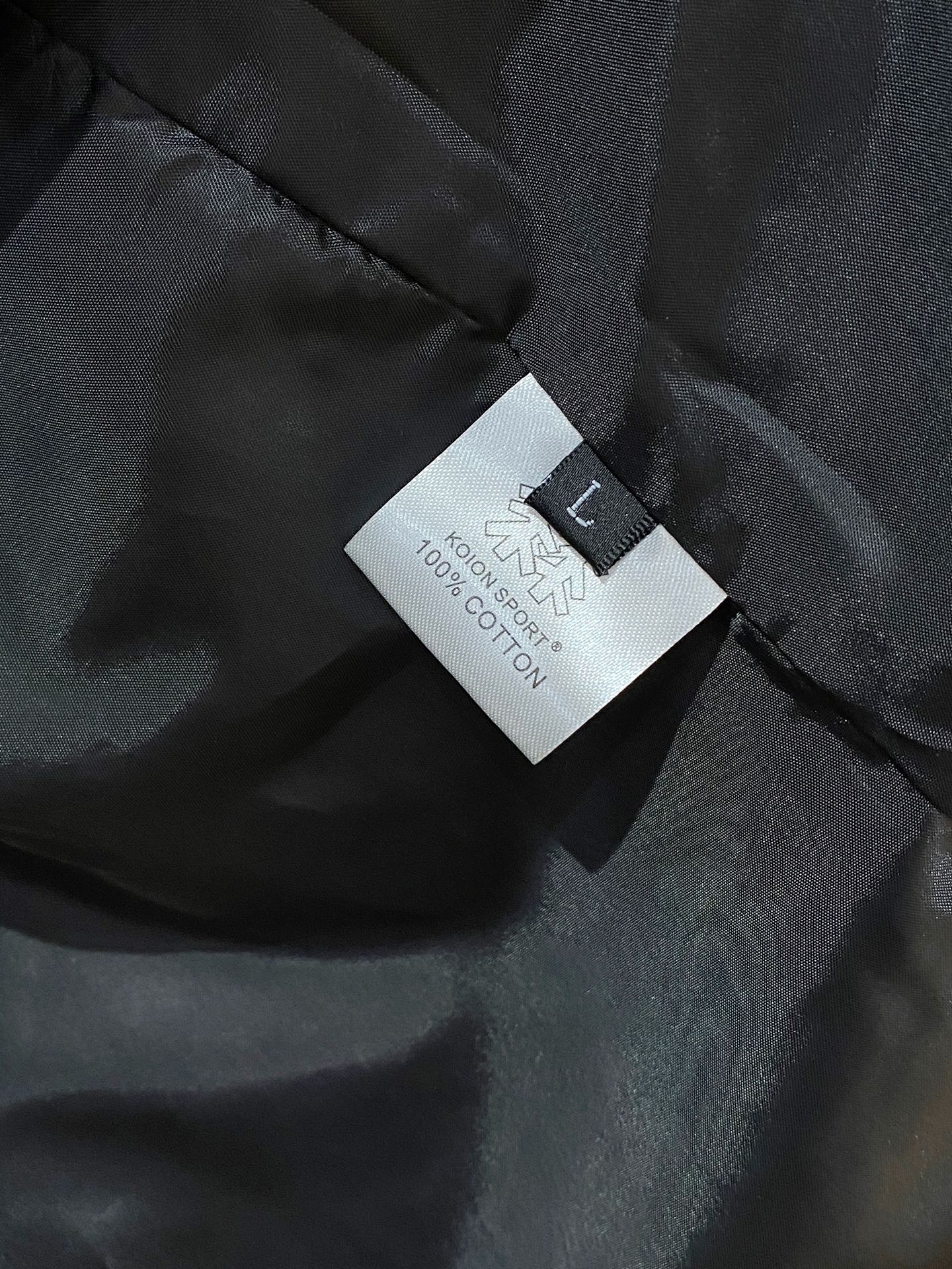 P可隆25ss早秋【新品】风衣夹克外套爆款 秋冬专柜新款休闲时尚夹克外套！超前卫设计风格 细腻舒适 穿着