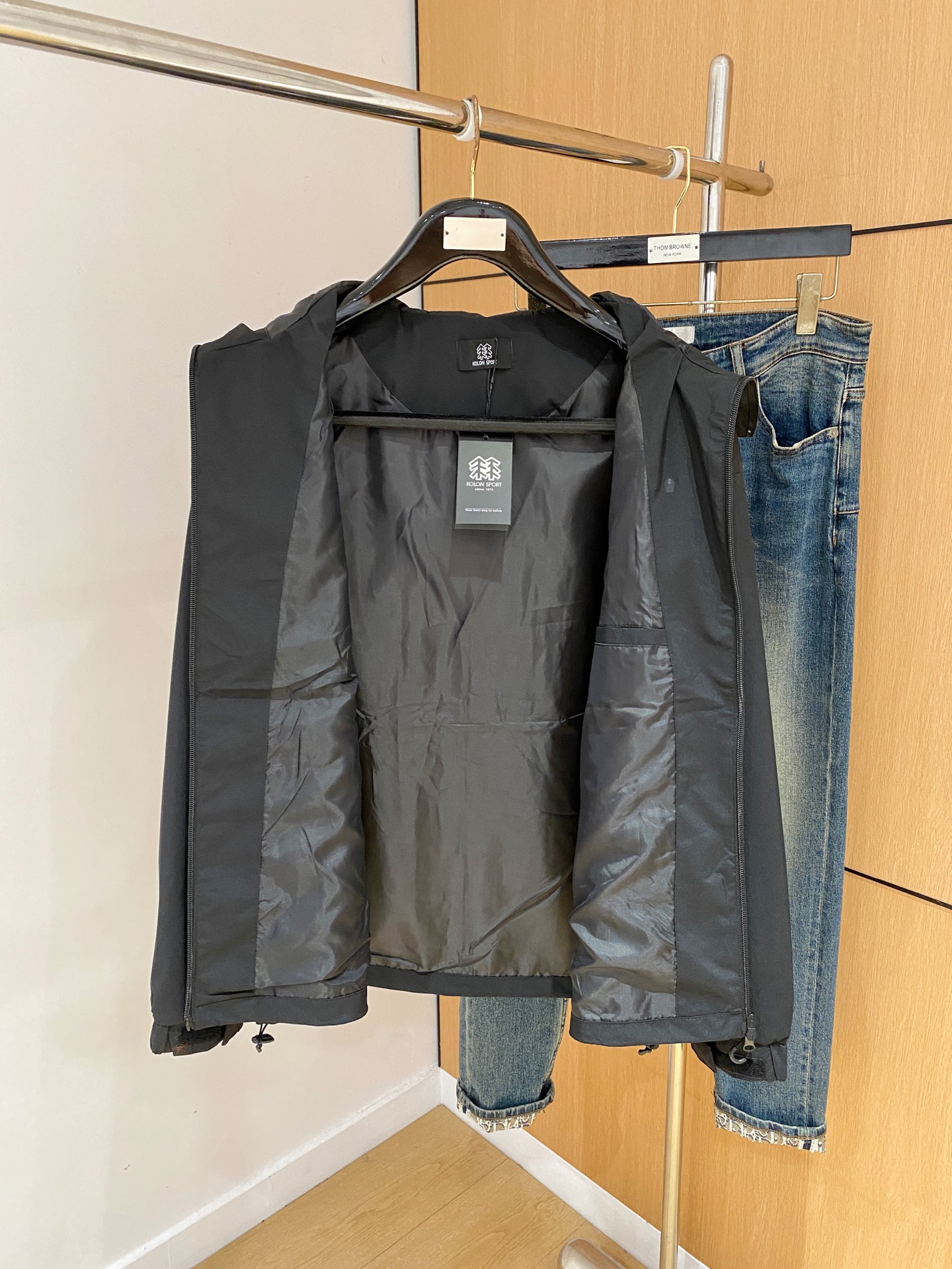 P可隆25ss早秋【新品】风衣夹克外套爆款 秋冬专柜新款休闲时尚夹克外套！超前卫设计风格 细腻舒适 穿着