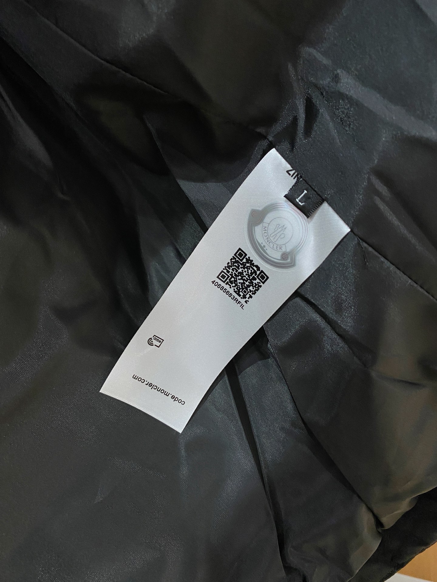 P蒙口棉服25ss早秋【新品】秋冬专柜新款休闲棉服外套！超前卫设计风格 细腻舒适 穿着非常轻便不易起皱。