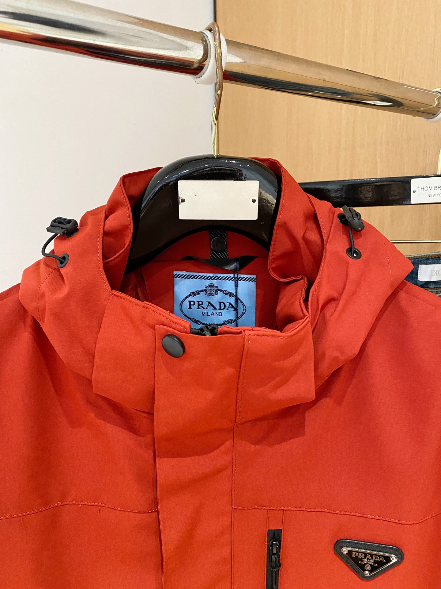 P普拉达25ss早秋【新品】风衣夹克外套爆款 秋冬专柜新款休闲时尚夹克外套！超前卫设计风格 细腻舒适 穿