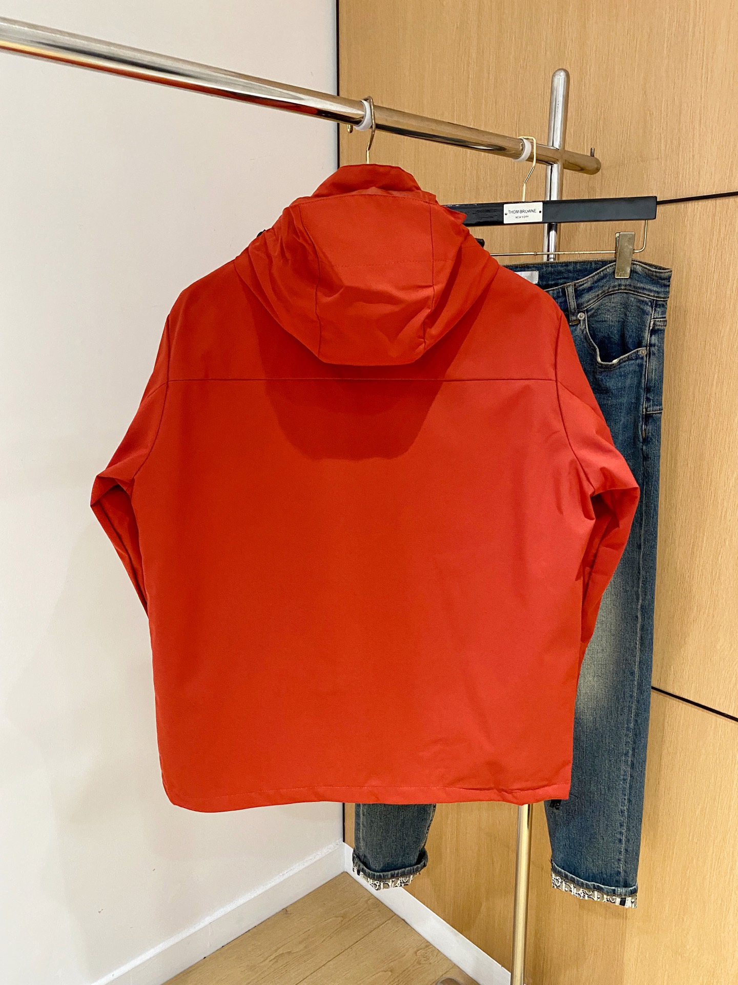 P普拉达25ss早秋【新品】风衣夹克外套爆款 秋冬专柜新款休闲时尚夹克外套！超前卫设计风格 细腻舒适 穿