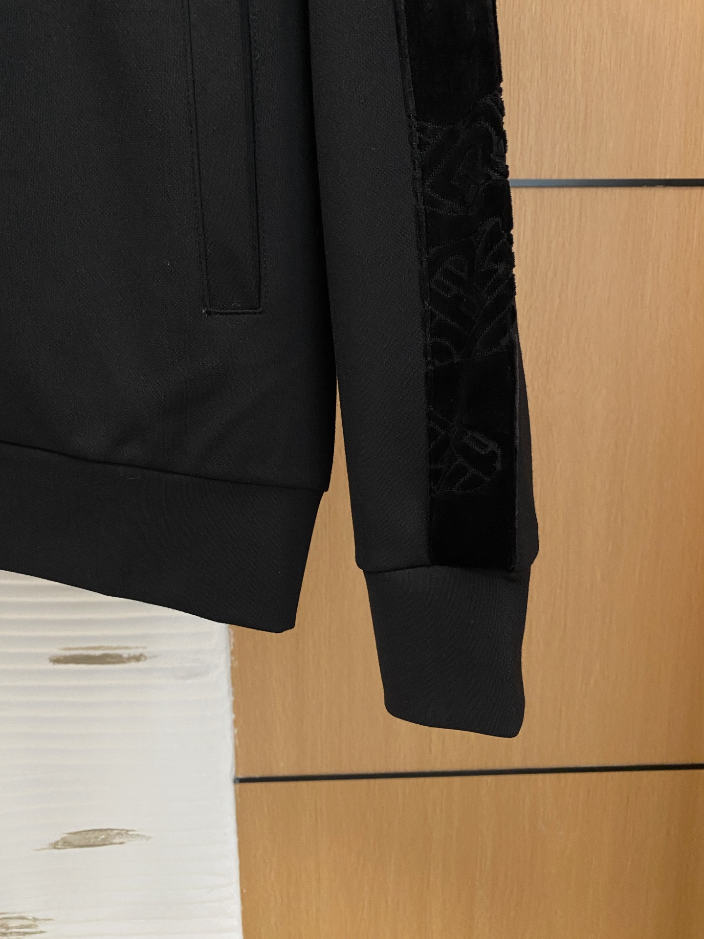 爆款套装来袭 专注官网原版 2025全新爆款开衫卫衣套装 原单狠货🇭🇰倾注顶级设计师的精心之作 就为一个