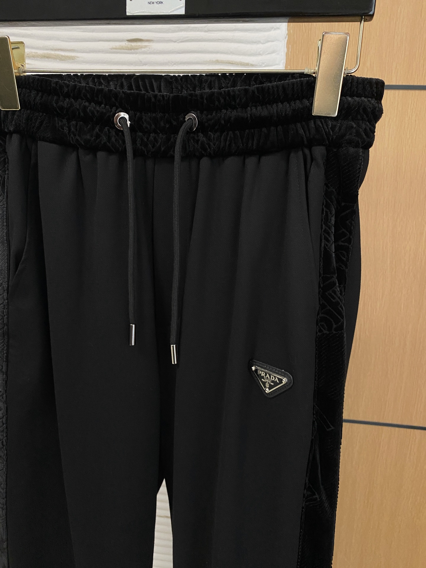 爆款套装来袭 专注官网原版 2025全新爆款开衫卫衣套装 原单狠货🇭🇰倾注顶级设计师的精心之作 就为一个