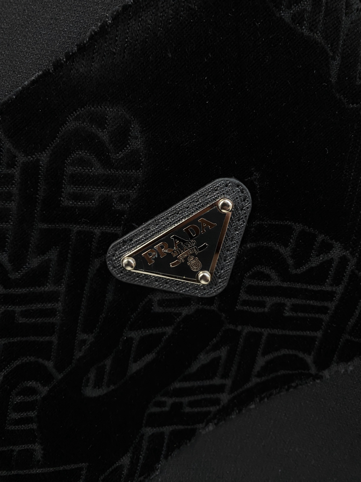 爆款套装来袭 专注官网原版 2025全新爆款开衫卫衣套装 原单狠货🇭🇰倾注顶级设计师的精心之作 就为一个