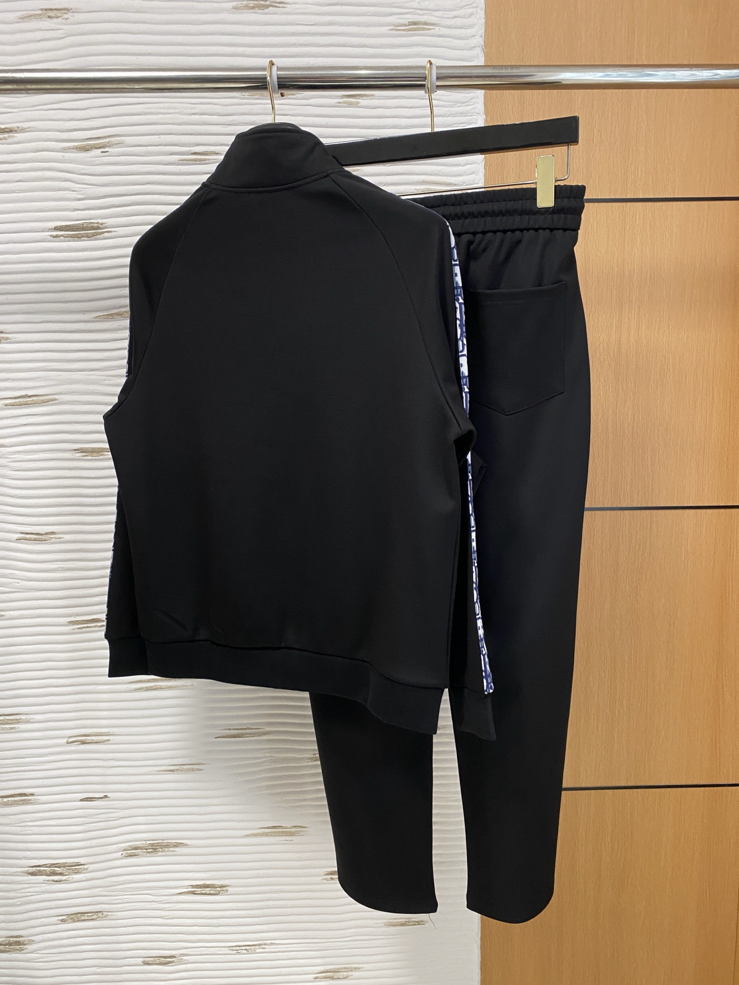 爆款套装来袭 专注官网原版 2025全新爆款开衫卫衣套装 原单狠货🇭🇰倾注顶级设计师的精心之作 就为一个