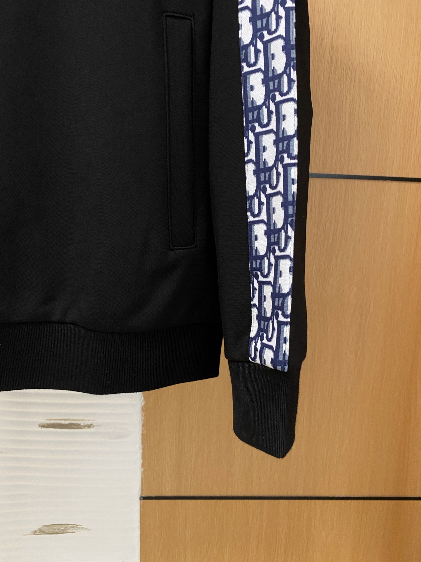 爆款套装来袭 专注官网原版 2025全新爆款开衫卫衣套装 原单狠货🇭🇰倾注顶级设计师的精心之作 就为一个