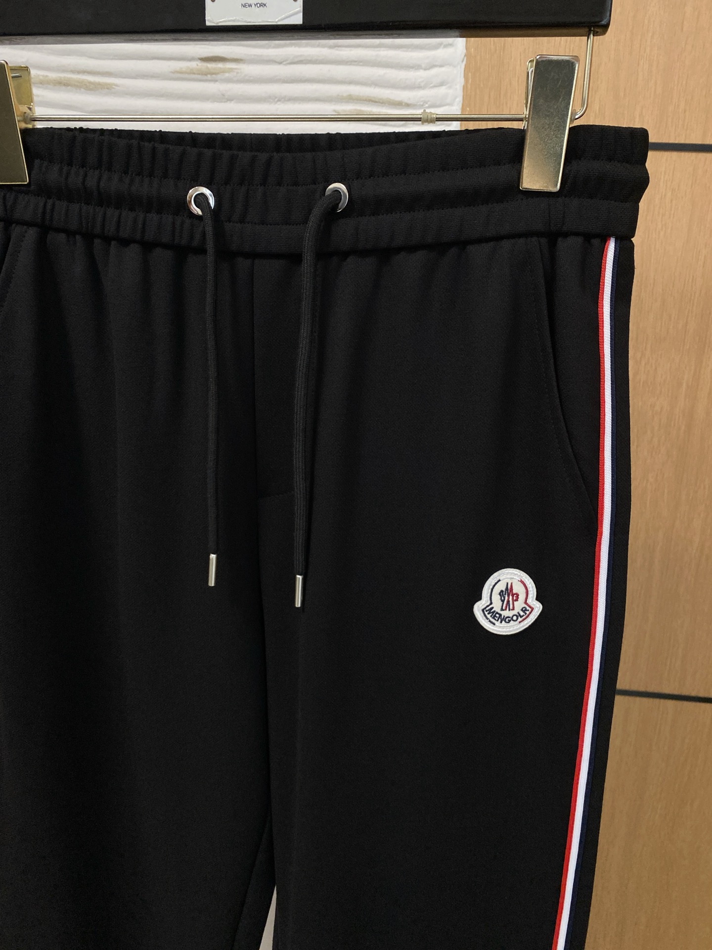 爆款套装来袭 专注官网原版 2025全新爆款开衫卫衣套装 原单狠货🇭🇰倾注顶级设计师的精心之作 就为一个