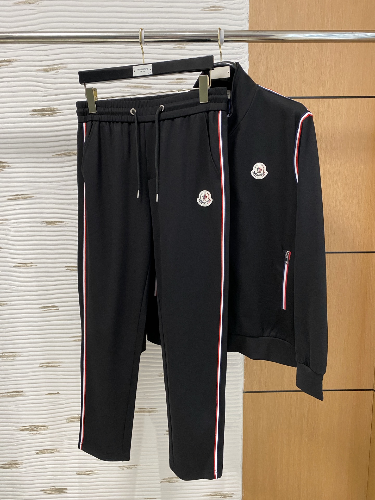 爆款套装来袭 专注官网原版 2025全新爆款开衫卫衣套装 原单狠货🇭🇰倾注顶级设计师的精心之作 就为一个