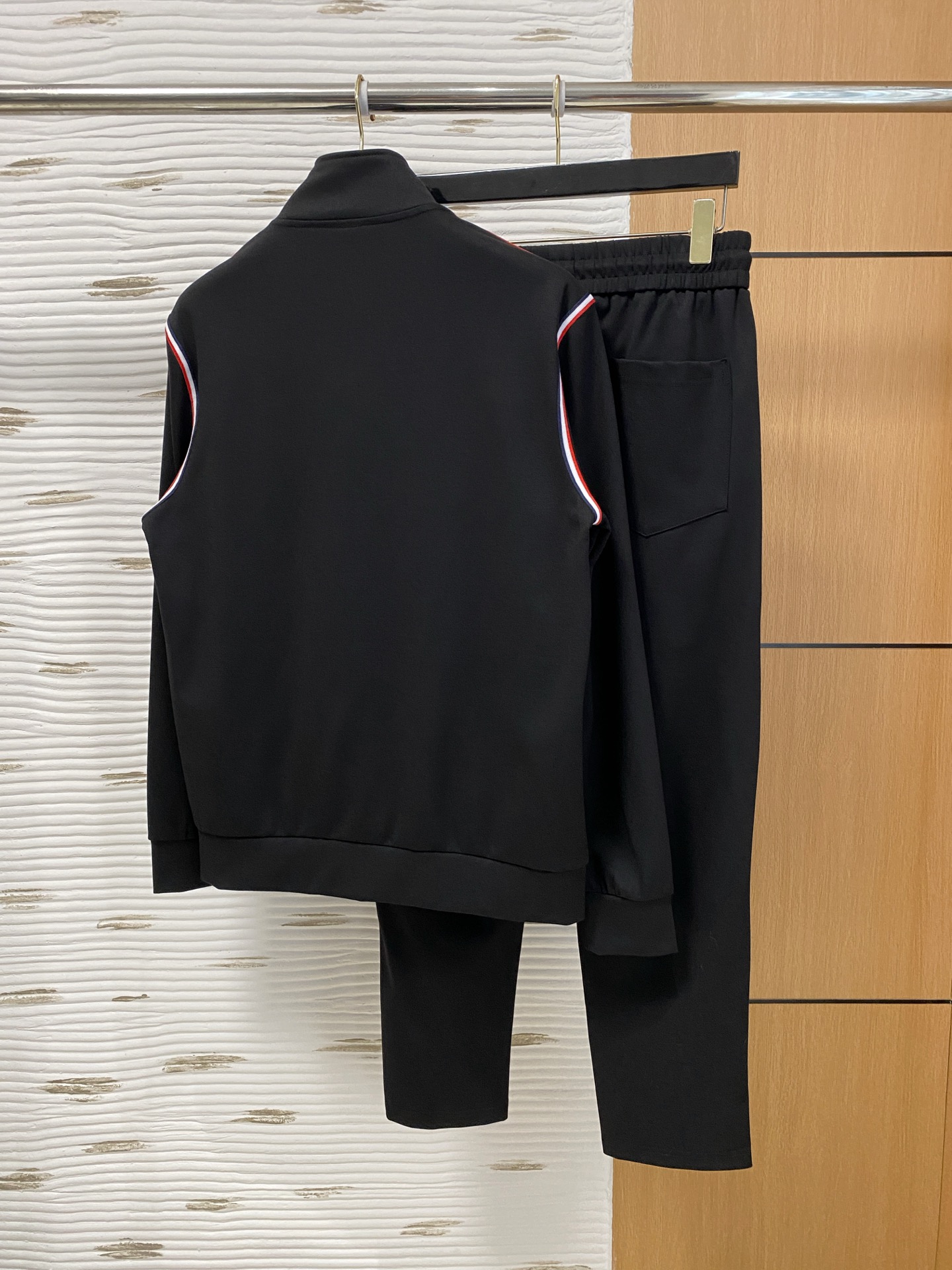 爆款套装来袭 专注官网原版 2025全新爆款开衫卫衣套装 原单狠货🇭🇰倾注顶级设计师的精心之作 就为一个