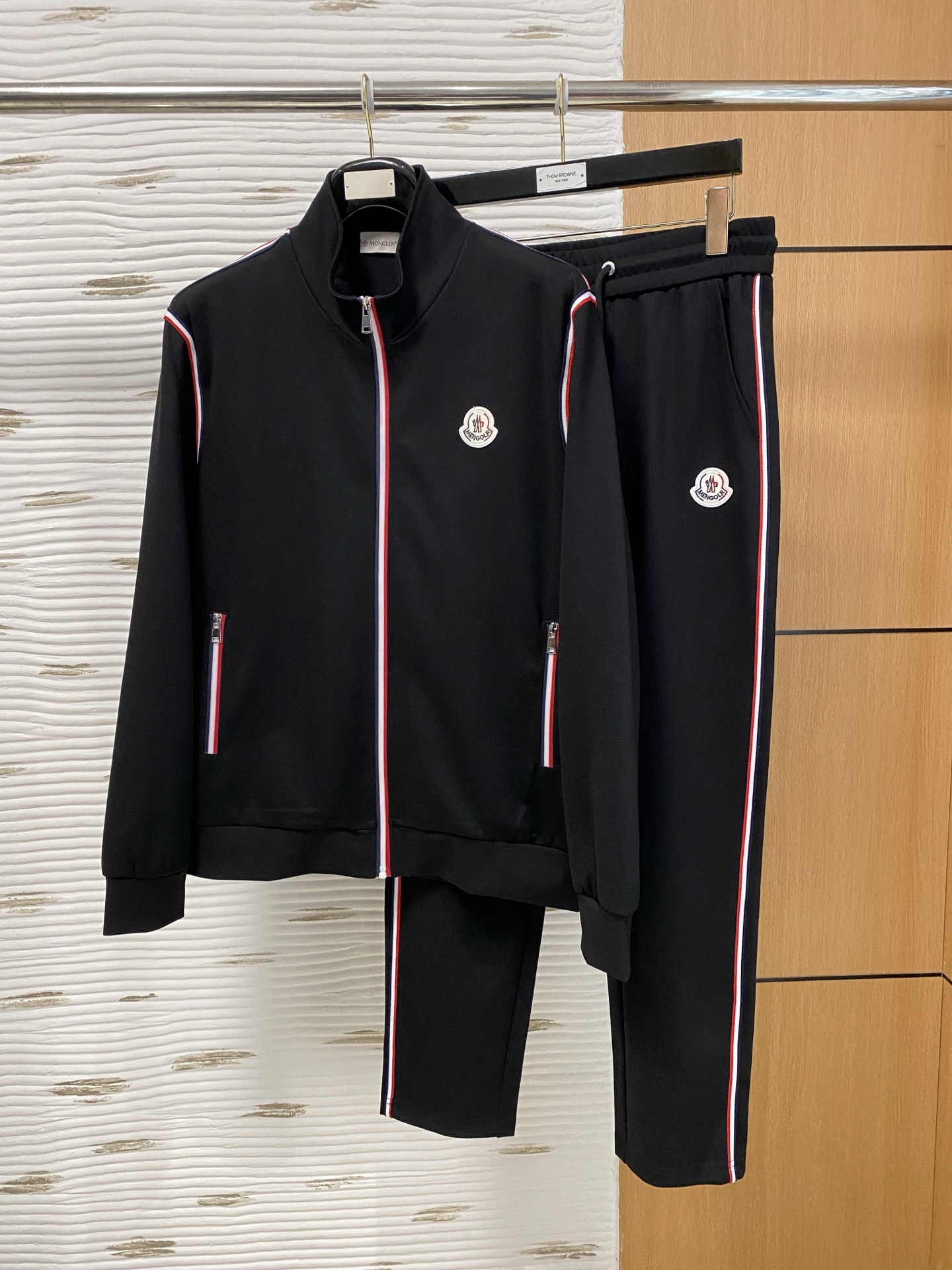 爆款套装来袭 专注官网原版 2025全新爆款开衫卫衣套装 原单狠货🇭🇰倾注顶级设计师的精心之作 就为一个