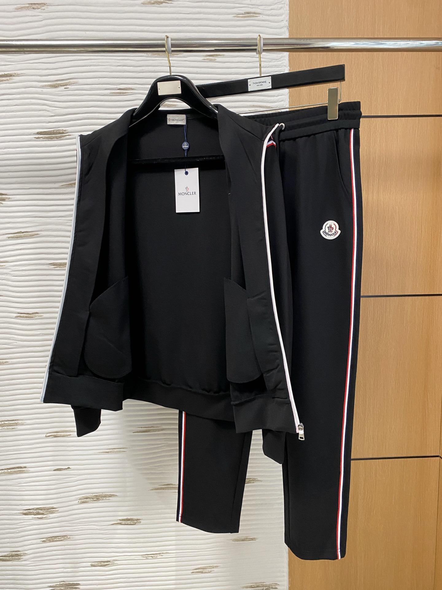 爆款套装来袭 专注官网原版 2025全新爆款开衫卫衣套装 原单狠货🇭🇰倾注顶级设计师的精心之作 就为一个