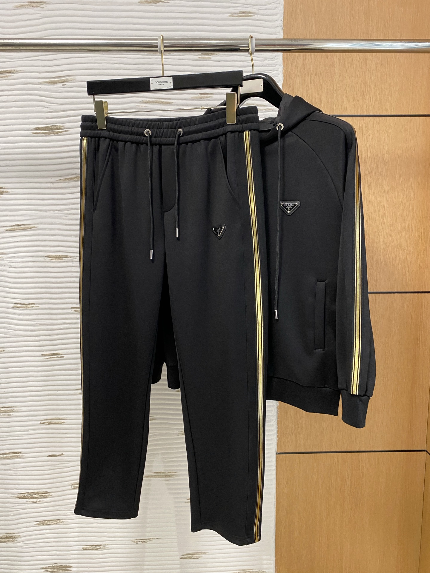 爆款套装来袭 专注官网原版 2025全新爆款开衫卫衣套装 原单狠货🇭🇰倾注顶级设计师的精心之作 就为一个