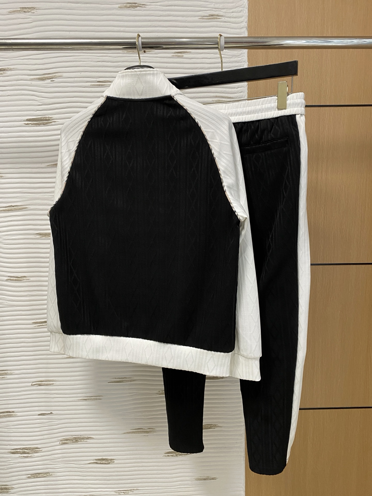 爆款套装来袭 专注官网原版 2025全新爆款开衫卫衣套装 原单狠货🇭🇰倾注顶级设计师的精心之作 就为一个