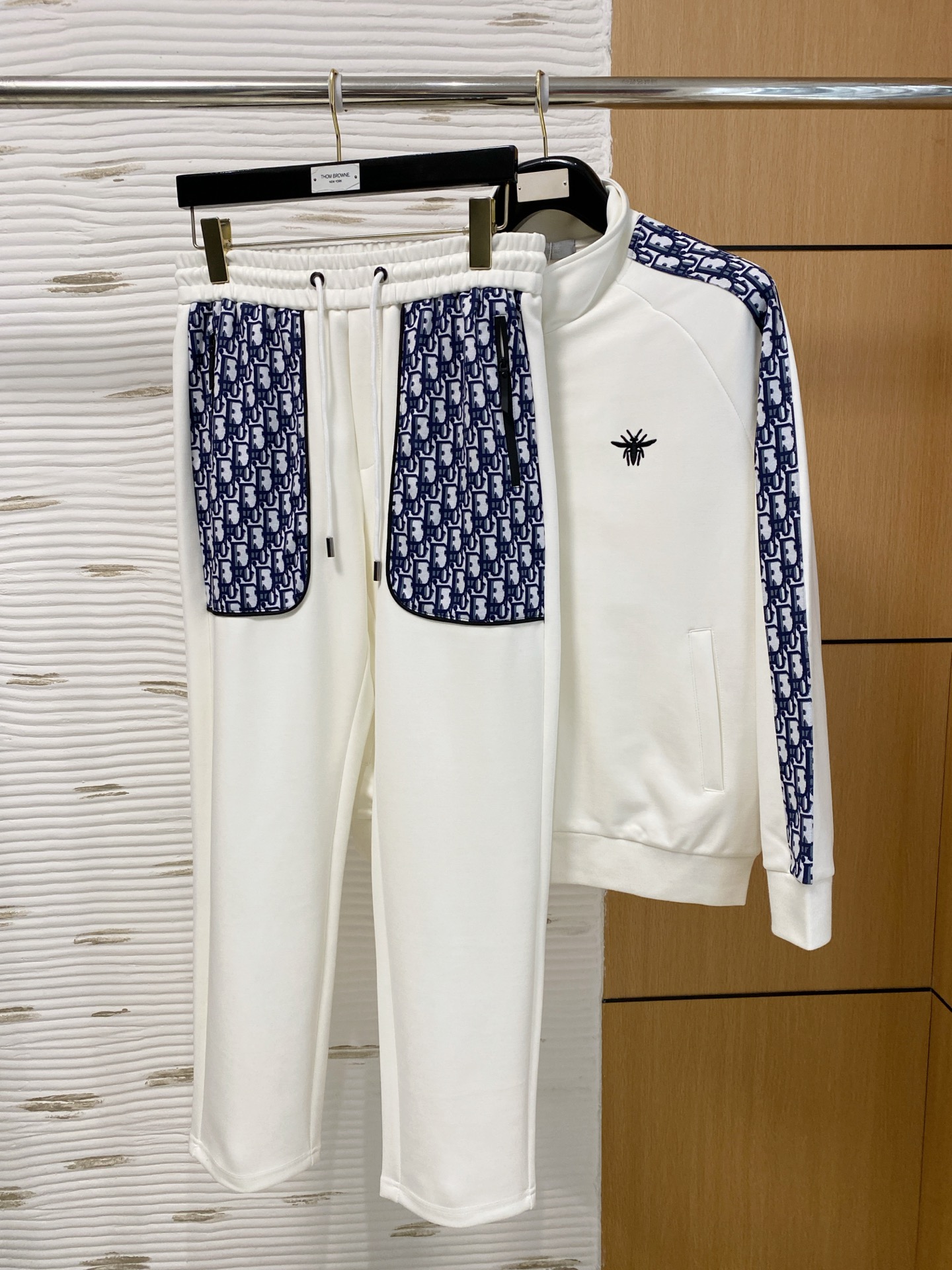 爆款套装来袭 专注官网原版 2025全新爆款开衫卫衣套装 原单狠货🇭🇰倾注顶级设计师的精心之作 就为一个