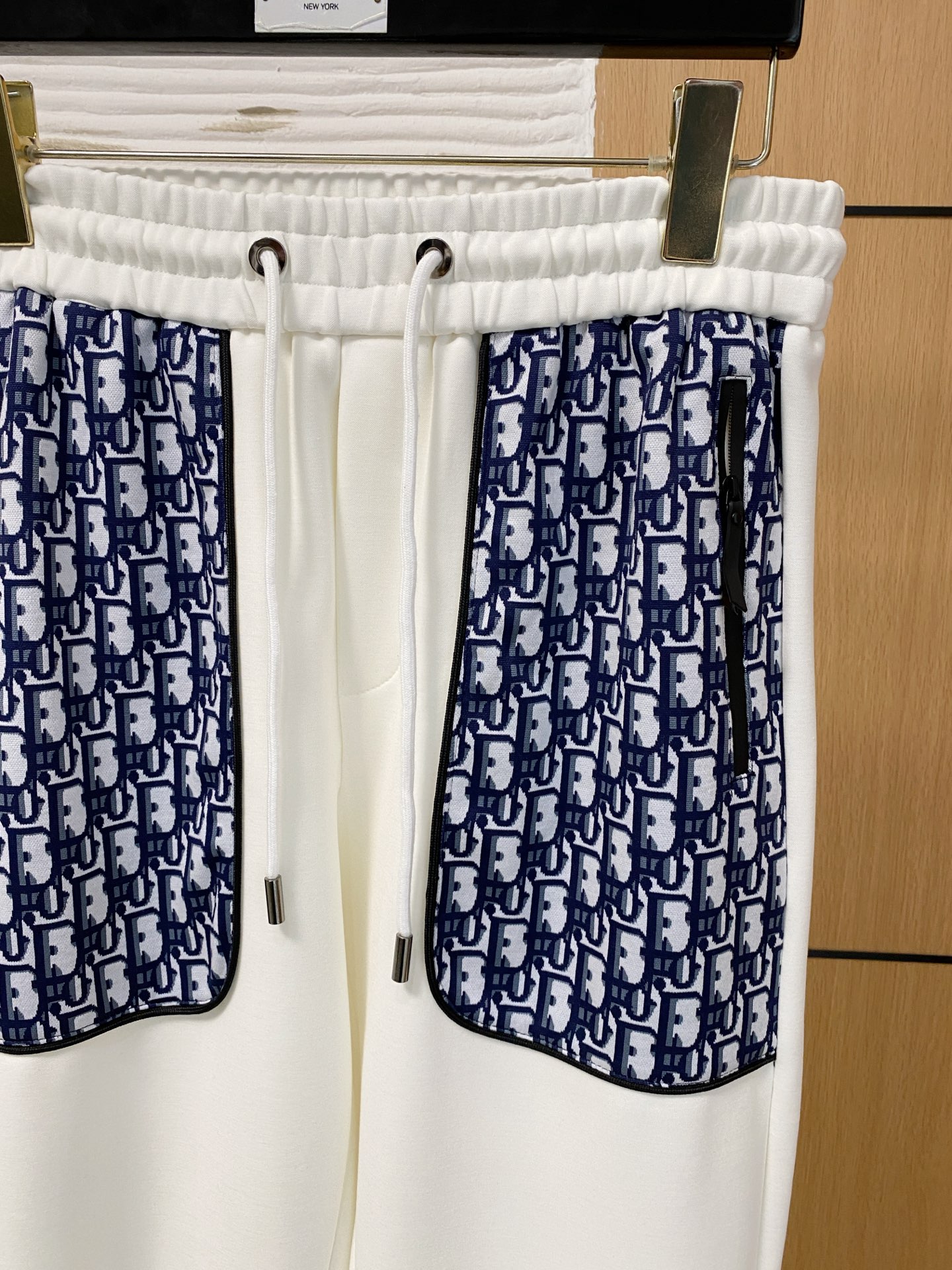 爆款套装来袭 专注官网原版 2025全新爆款开衫卫衣套装 原单狠货🇭🇰倾注顶级设计师的精心之作 就为一个