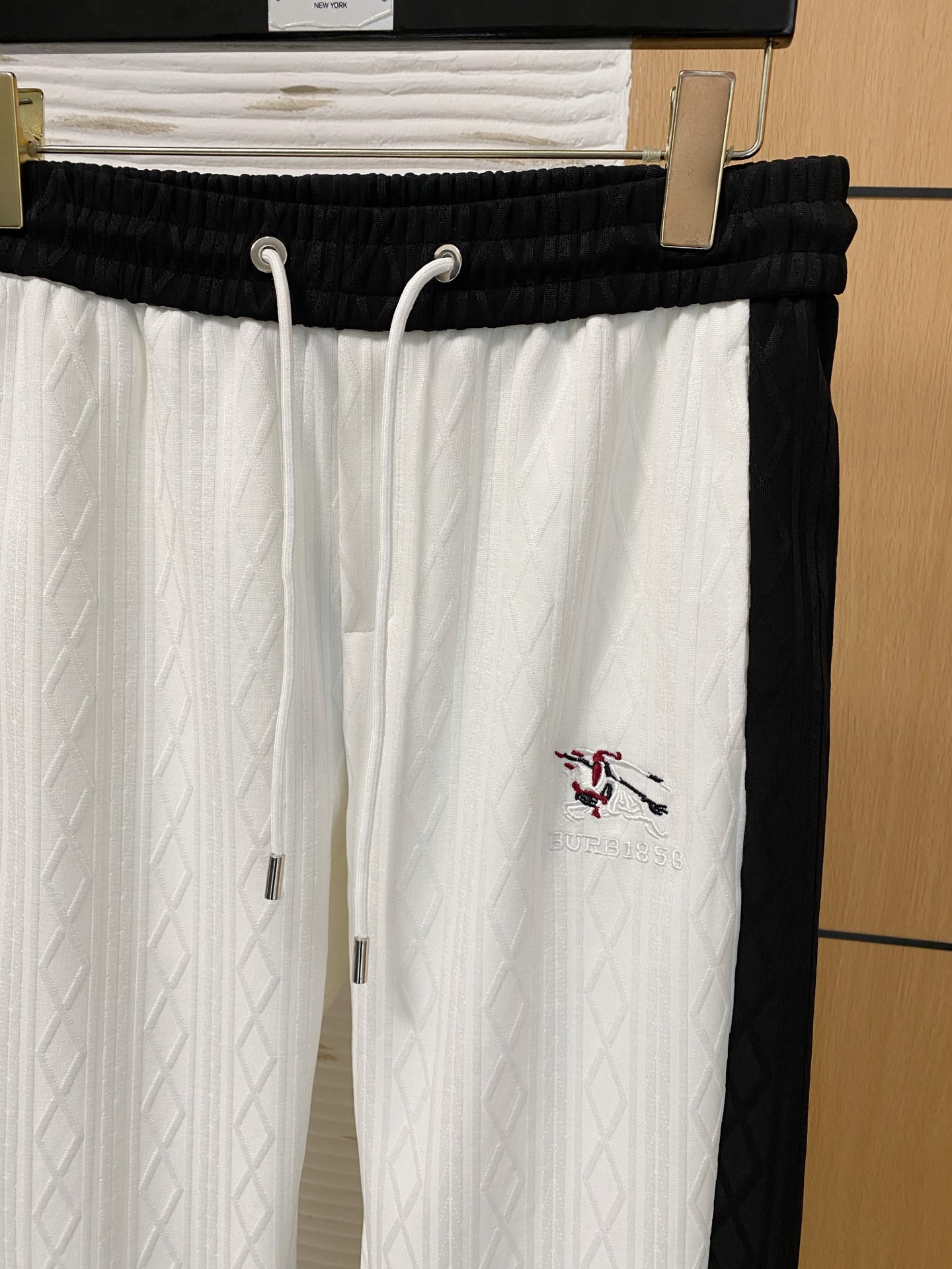 爆款套装来袭 专注官网原版 2025全新爆款开衫卫衣套装 原单狠货🇭🇰倾注顶级设计师的精心之作 就为一个