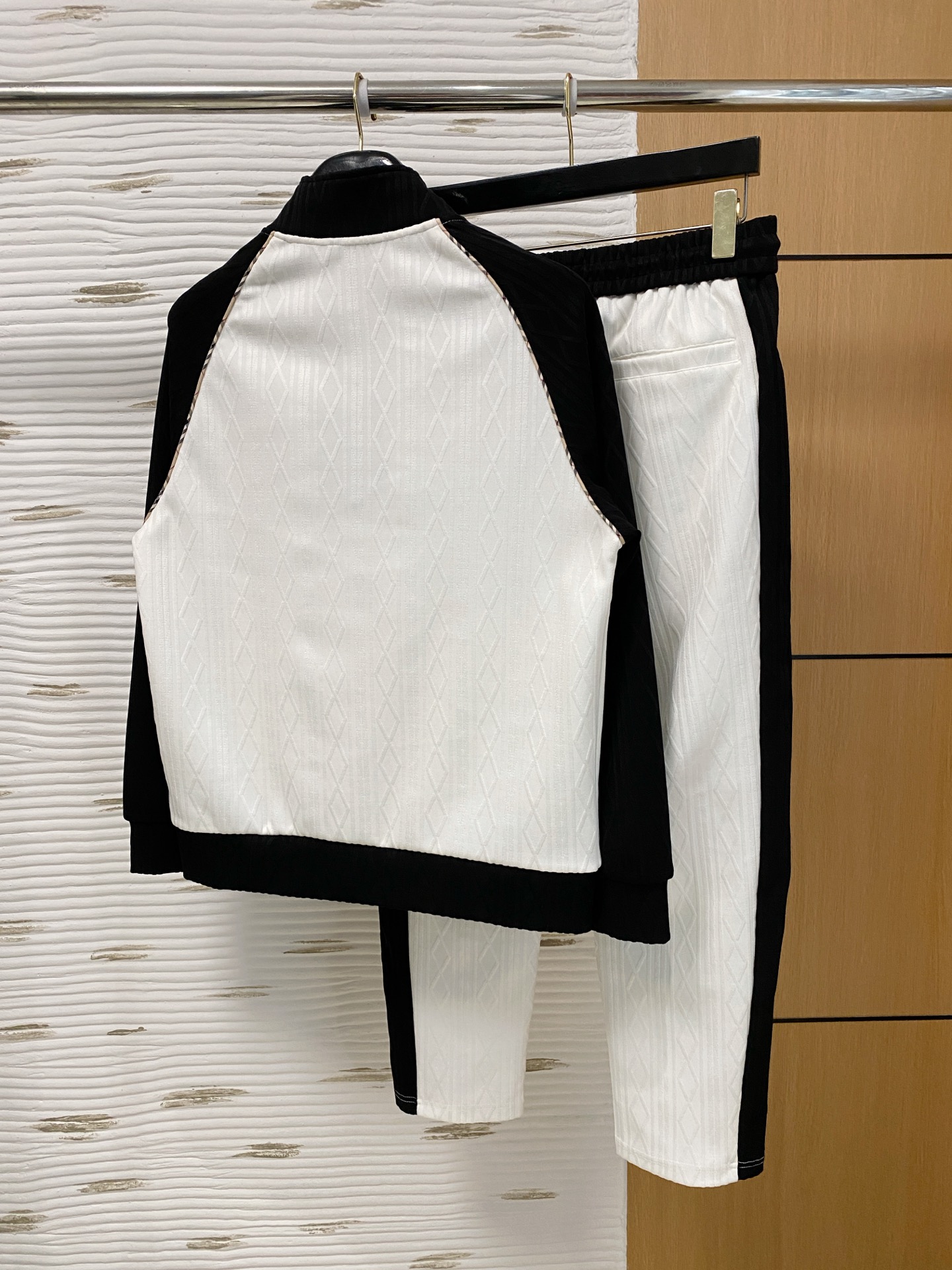 爆款套装来袭 专注官网原版 2025全新爆款开衫卫衣套装 原单狠货🇭🇰倾注顶级设计师的精心之作 就为一个