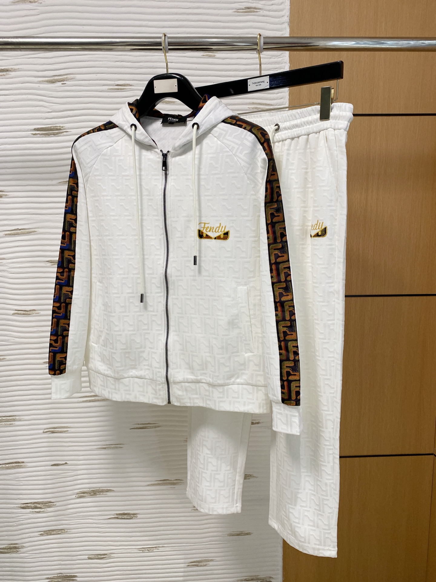 爆款套装来袭 专注官网原版 2025全新爆款开衫卫衣套装 原单狠货🇭🇰倾注顶级设计师的精心之作 就为一个