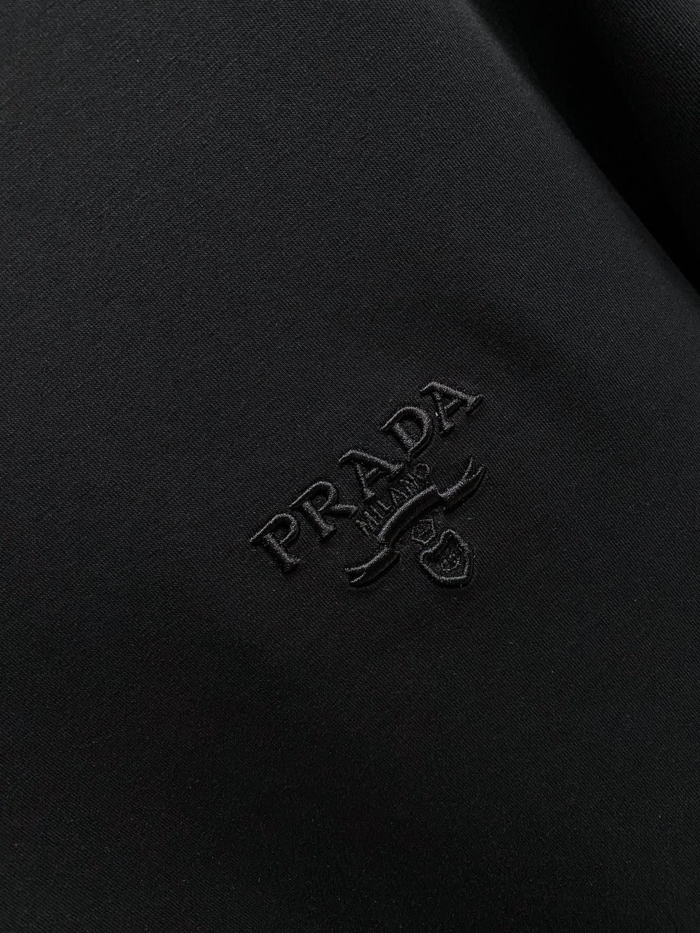 🌾 普拉达 2025早秋新款 顶级版本 最新款空气层 卫衣独家发售！原版复刻，独家设计，超强工艺！极其奢