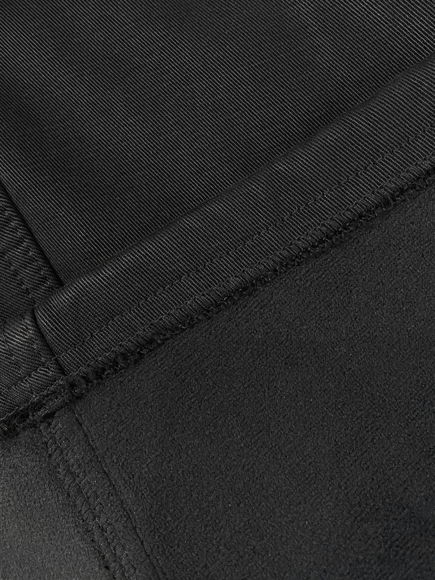 LV 新品】秋冬加厚加绒新款 25ss休闲裤金典再次出现，原单订制高品质时尚休闲裤。超级百搭款。独家定制