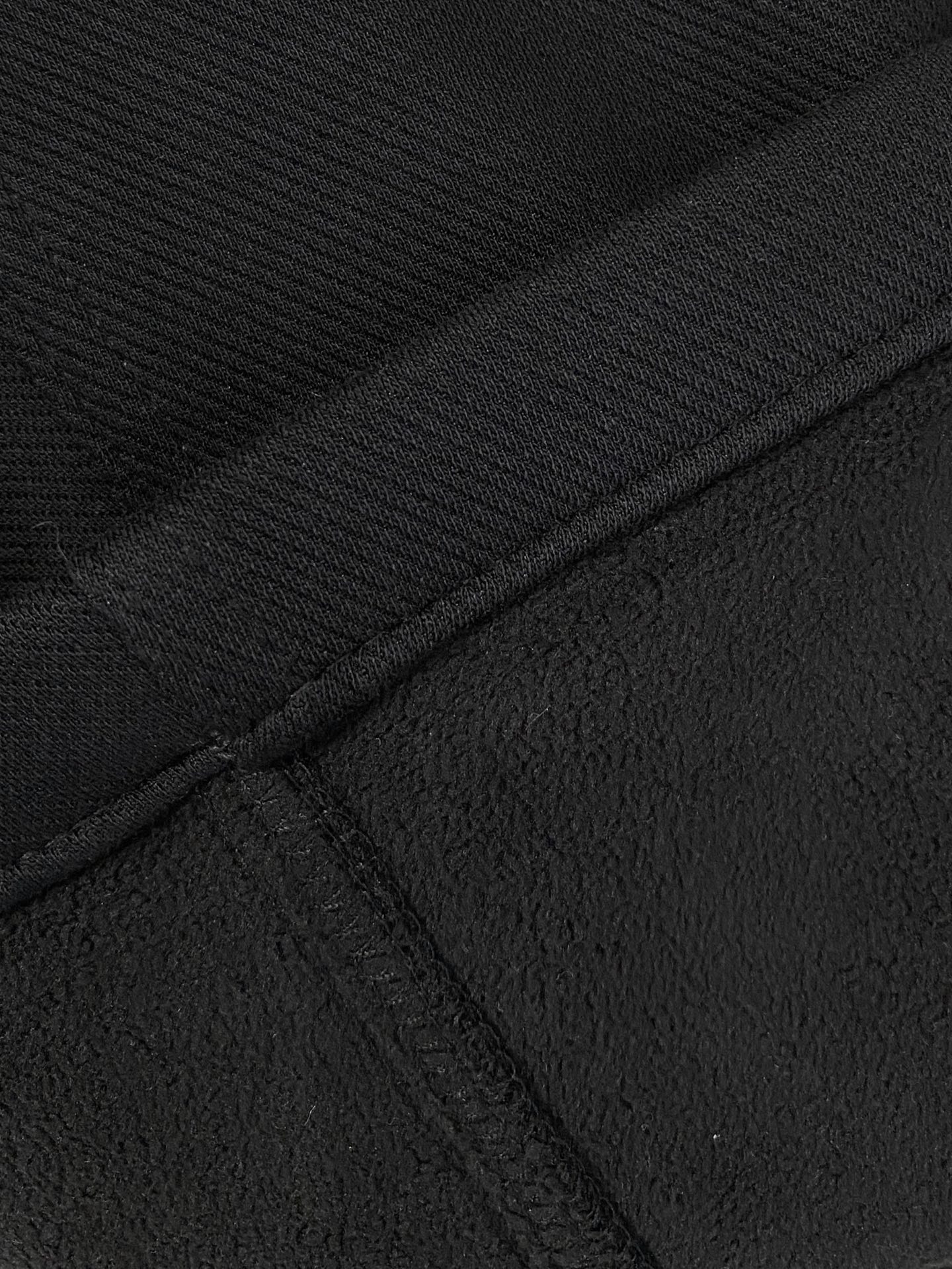 普拉达 新品】秋冬加厚加绒新款 25ss休闲裤金典再次出现，原单订制高品质时尚休闲裤。超级百搭款。独家定