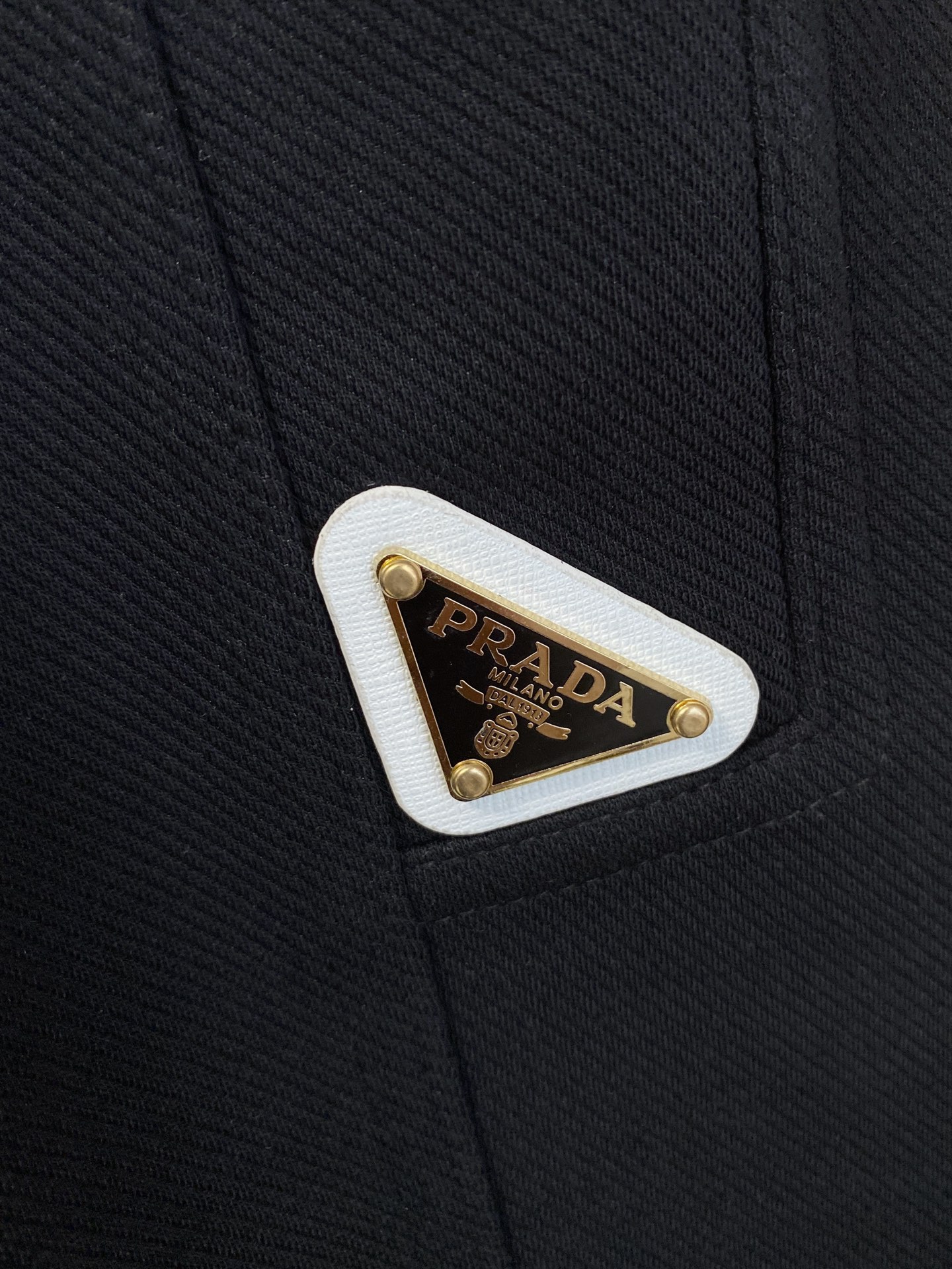 普拉达 新品】秋冬加厚加绒新款 25ss休闲裤金典再次出现，原单订制高品质时尚休闲裤。超级百搭款。独家定