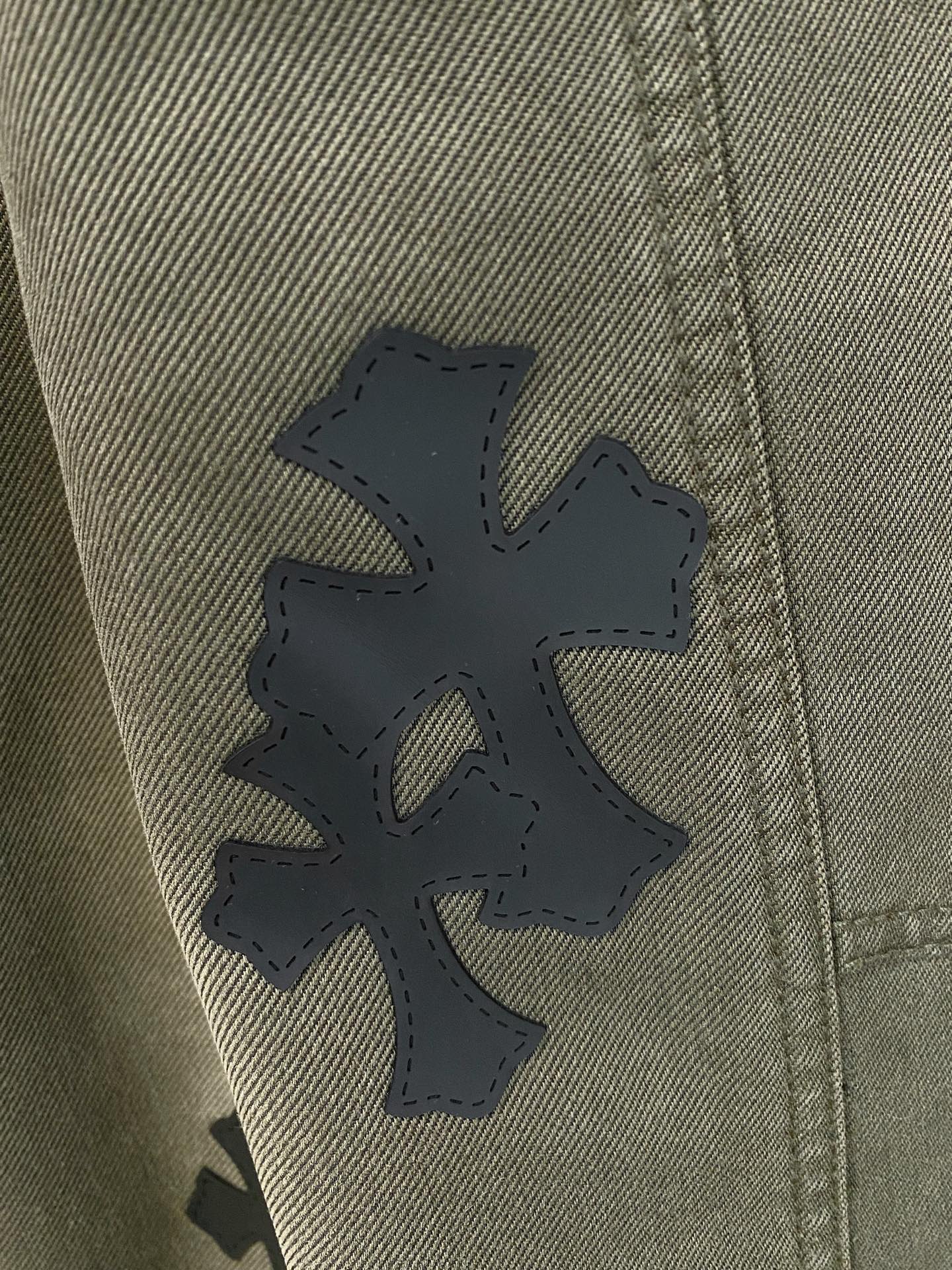 克罗心 新品】秋冬加厚加绒新款 25ss休闲裤金典再次出现，原单订制高品质时尚休闲裤。超级百搭款。独家定