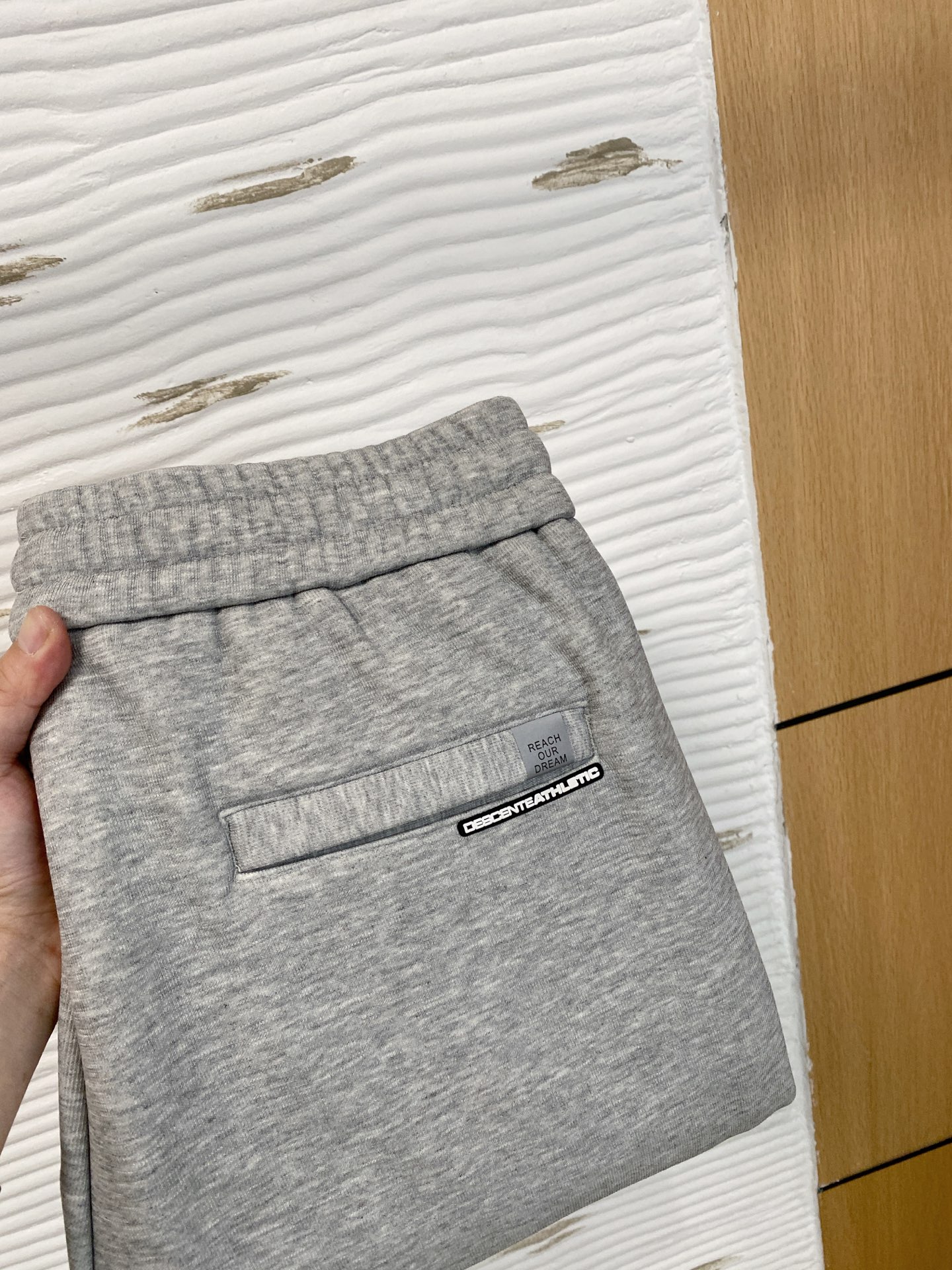 NO:601388,Descente's new products] Autumn and winter new thickened and velvet new 25ss casual pants golden classic appears again, original order high-quality fashionable casual pants. Super versatile style. Exclusive customized fabric, very wide and stylish, close-fitting and comfortable. Original customization counter latest hardware accessories. Super beautiful version, the upper body shows slender legs, the lining and routing are impeccable, you can attend any occasion, once again emphasize that the fabric is very, very classy! Code number M-3Xl,,alexander wang19860909迪桑特 新品】秋冬加厚加绒新款 25ss休闲裤金典再次出现,原单订制高品质时尚休闲裤.超级百搭款.独家定制面料,挺阔有型,贴身舒适.原版定制专柜最新五金辅料.超靓版型、上身显腿修长,內里,走线都无可挑剔,任何场合都可出席,再次强调面料非常非常显档次！码数 M-3Xl,,alexander wang,Men's clothing