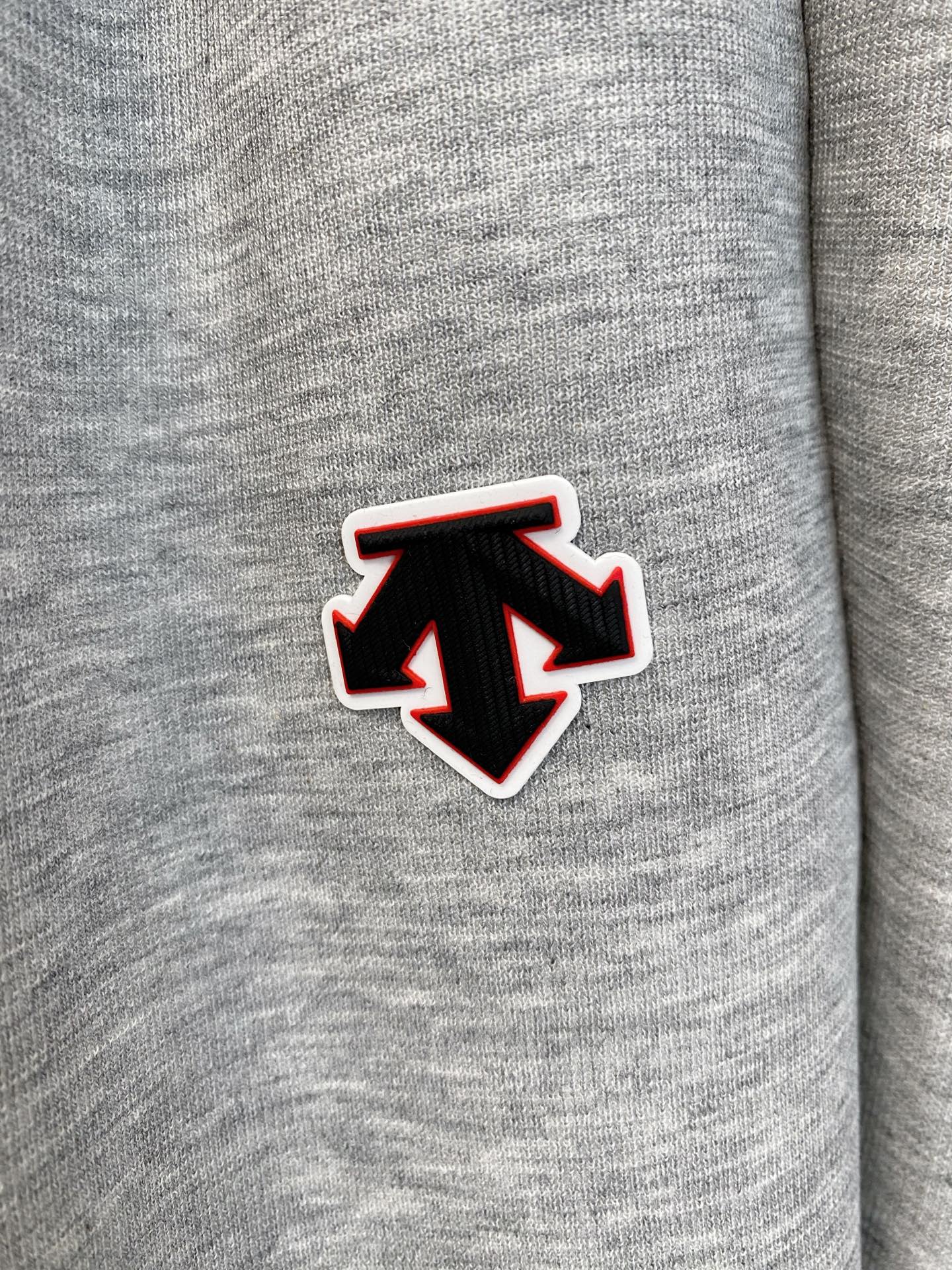 迪桑特 新品】秋冬加厚加绒新款 25ss休闲裤金典再次出现，原单订制高品质时尚休闲裤。超级百搭款。独家定