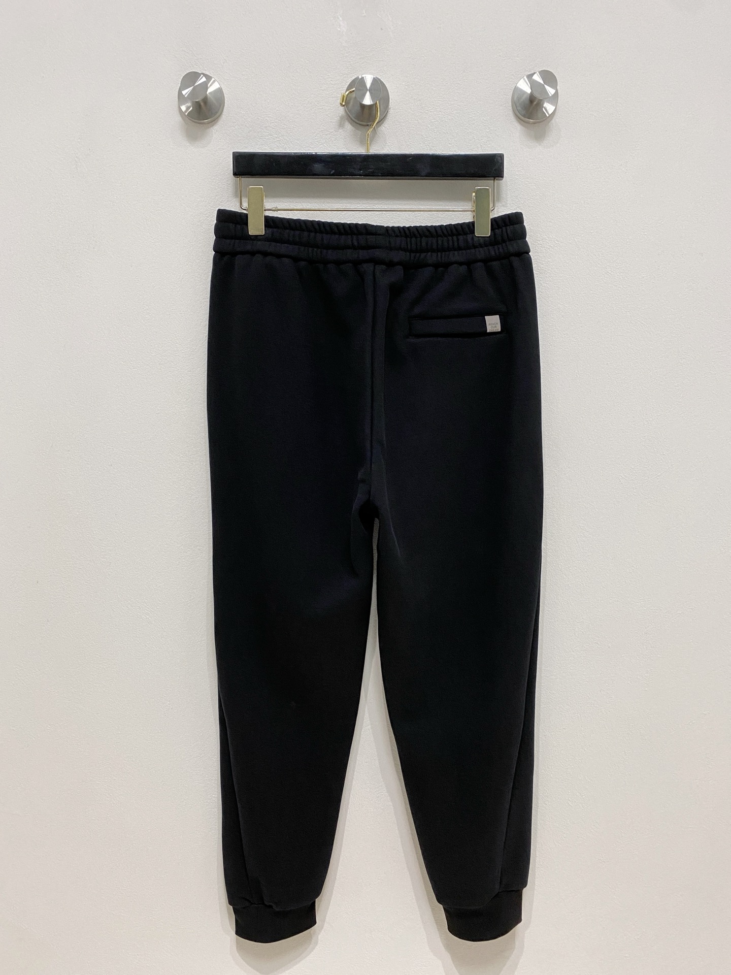 🌾 蒙口 新品】秋冬加厚加绒新款 25ss休闲裤金典再次出现，原单订制高品质时尚休闲裤。超级百搭款。独家