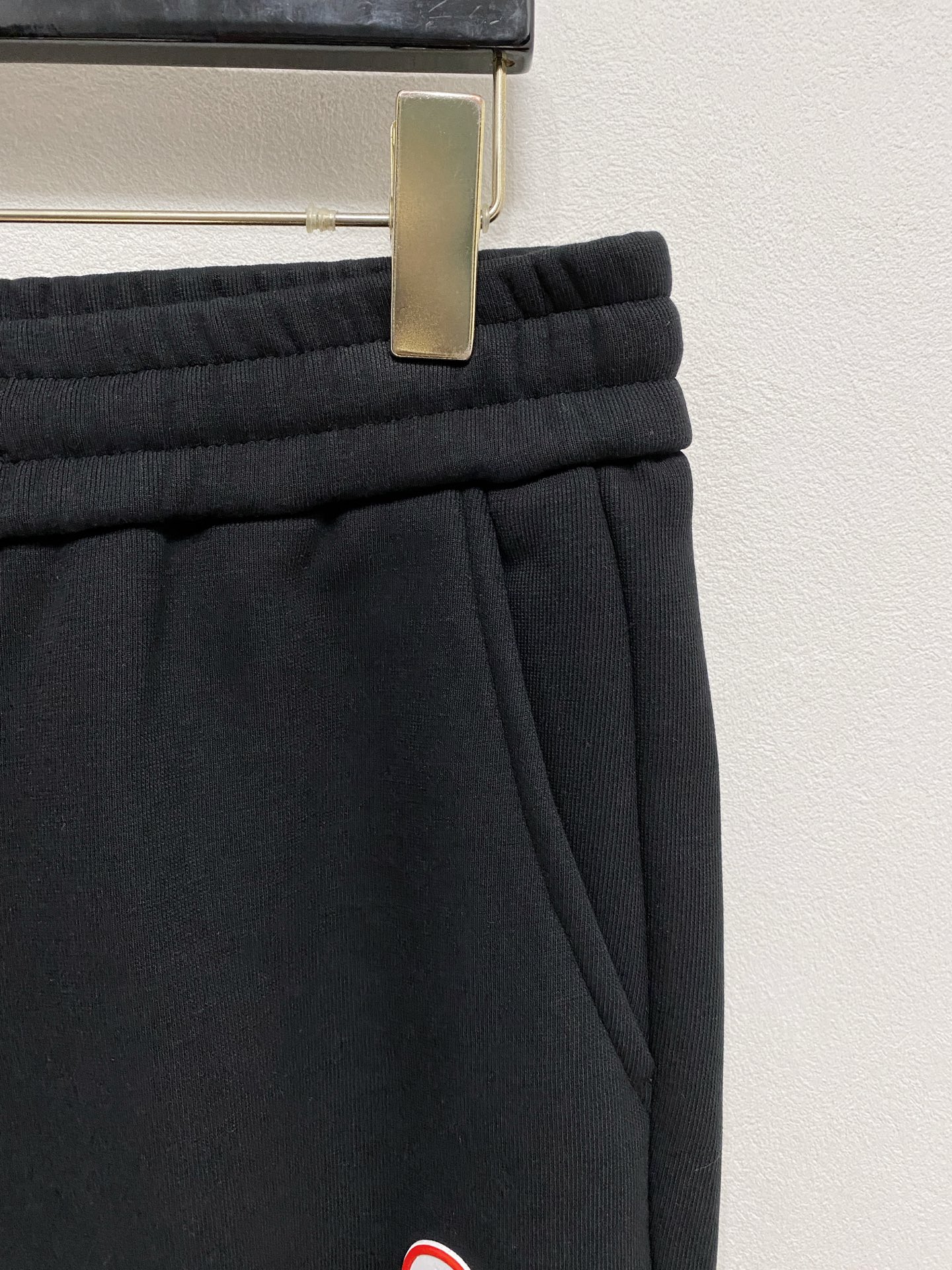 🌾 蒙口 新品】秋冬加厚加绒新款 25ss休闲裤金典再次出现，原单订制高品质时尚休闲裤。超级百搭款。独家