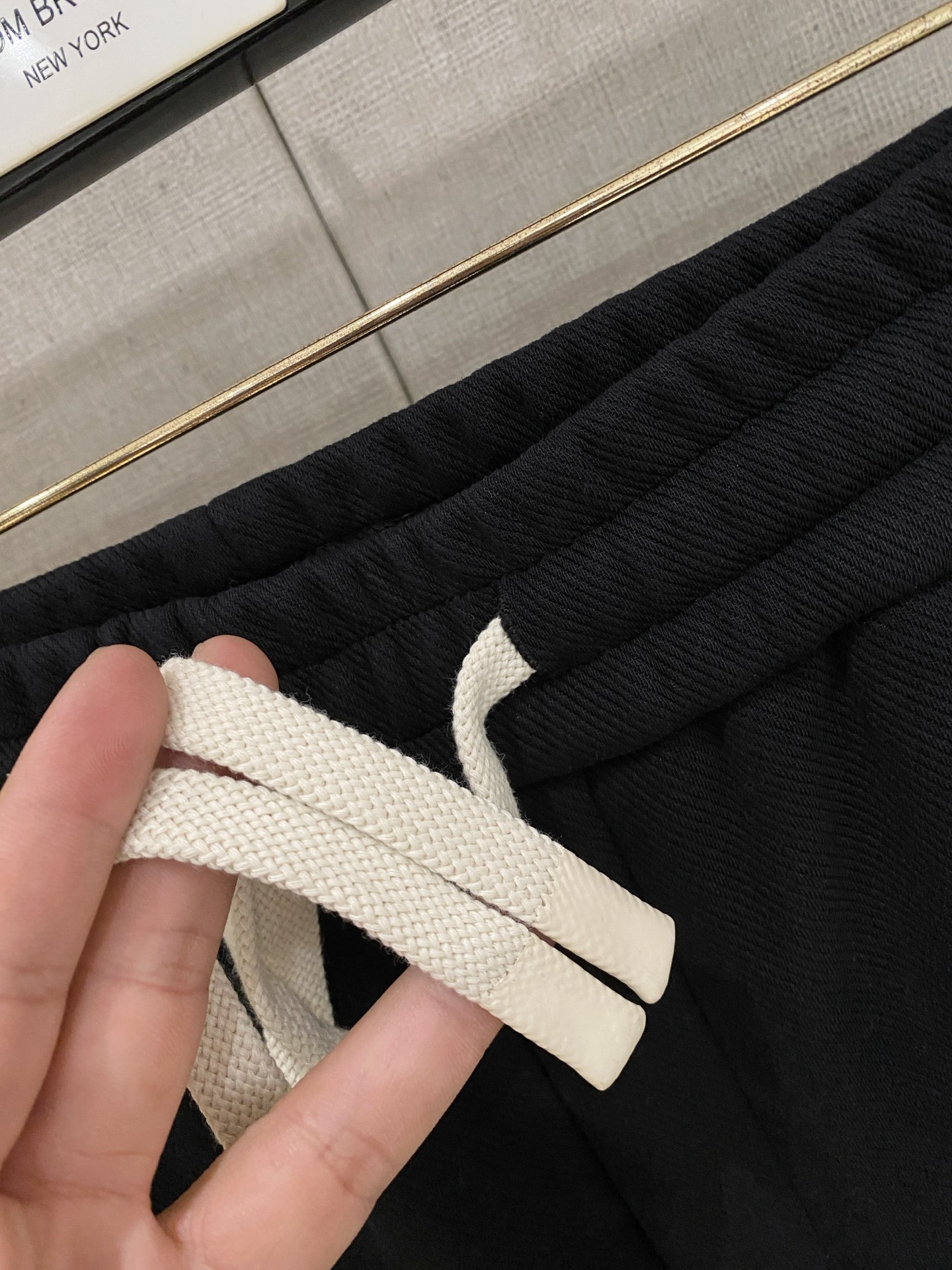 普拉达 新品】秋冬加厚加绒新款 25ss休闲裤金典再次出现，原单订制高品质时尚休闲裤。超级百搭款。独家定