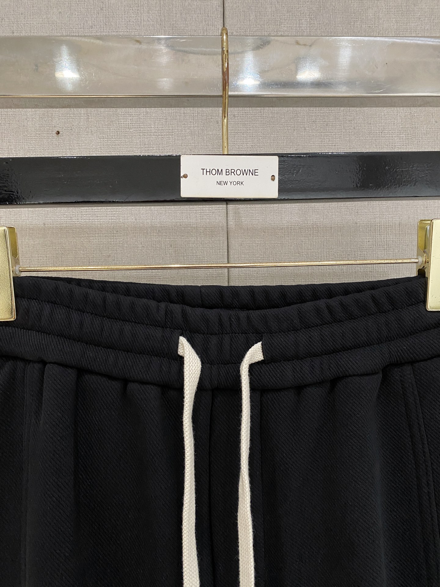 普拉达 新品】秋冬加厚加绒新款 25ss休闲裤金典再次出现，原单订制高品质时尚休闲裤。超级百搭款。独家定