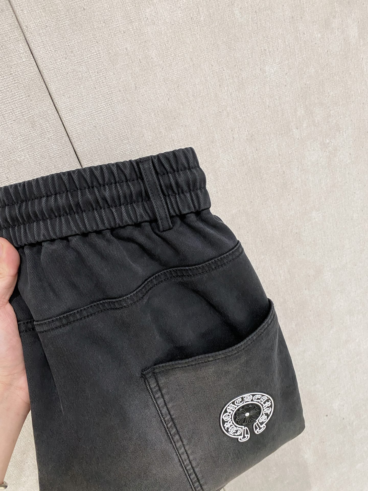 克罗心 新品】秋冬加厚加绒新款 25ss休闲裤金典再次出现，原单订制高品质时尚休闲裤。超级百搭款。独家定